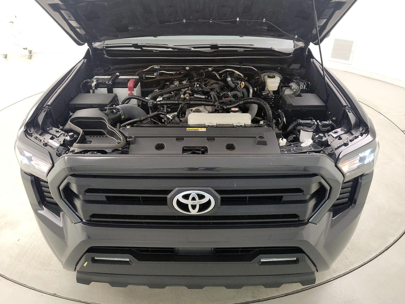 2024 Toyota Tacoma SR5 - Photo 23