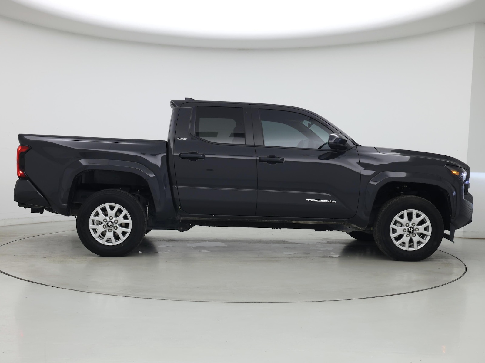 2024 Toyota Tacoma SR5 - Photo 8