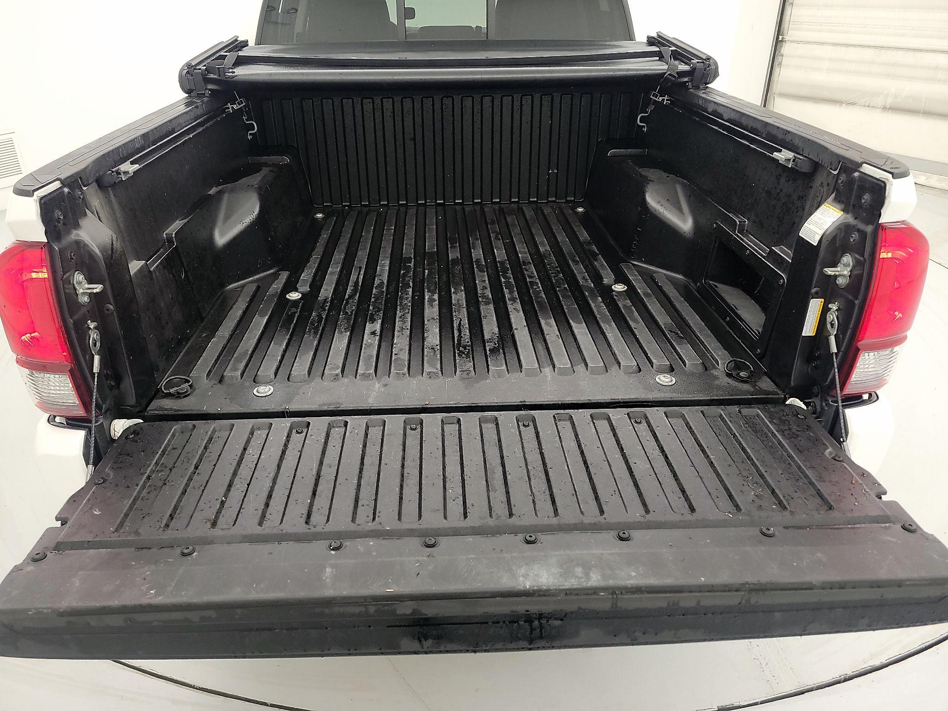 Thumbnail: 2021 Toyota Tacoma - 16