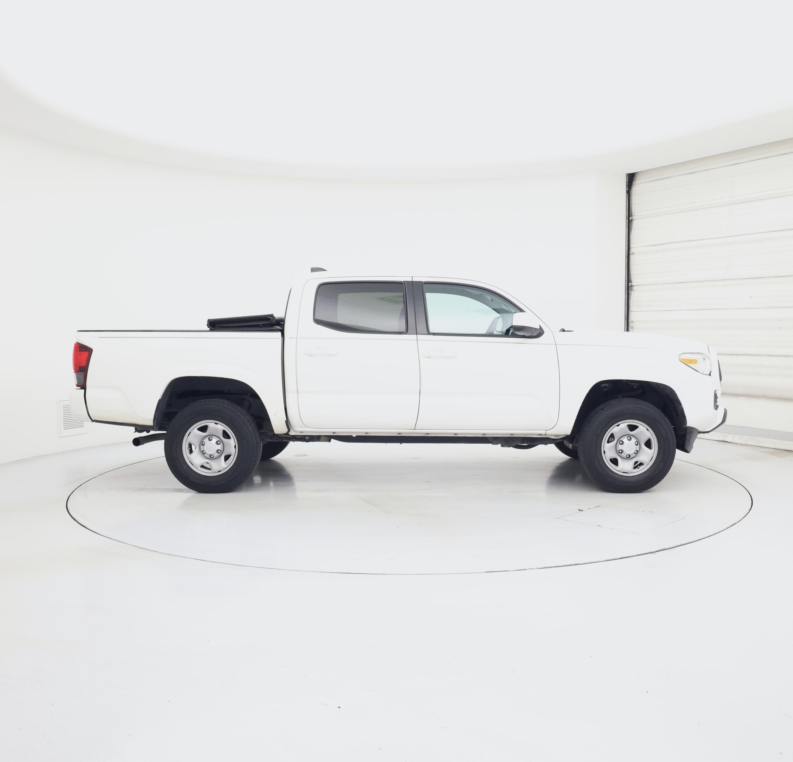 Thumbnail: 2021 Toyota Tacoma - 7
