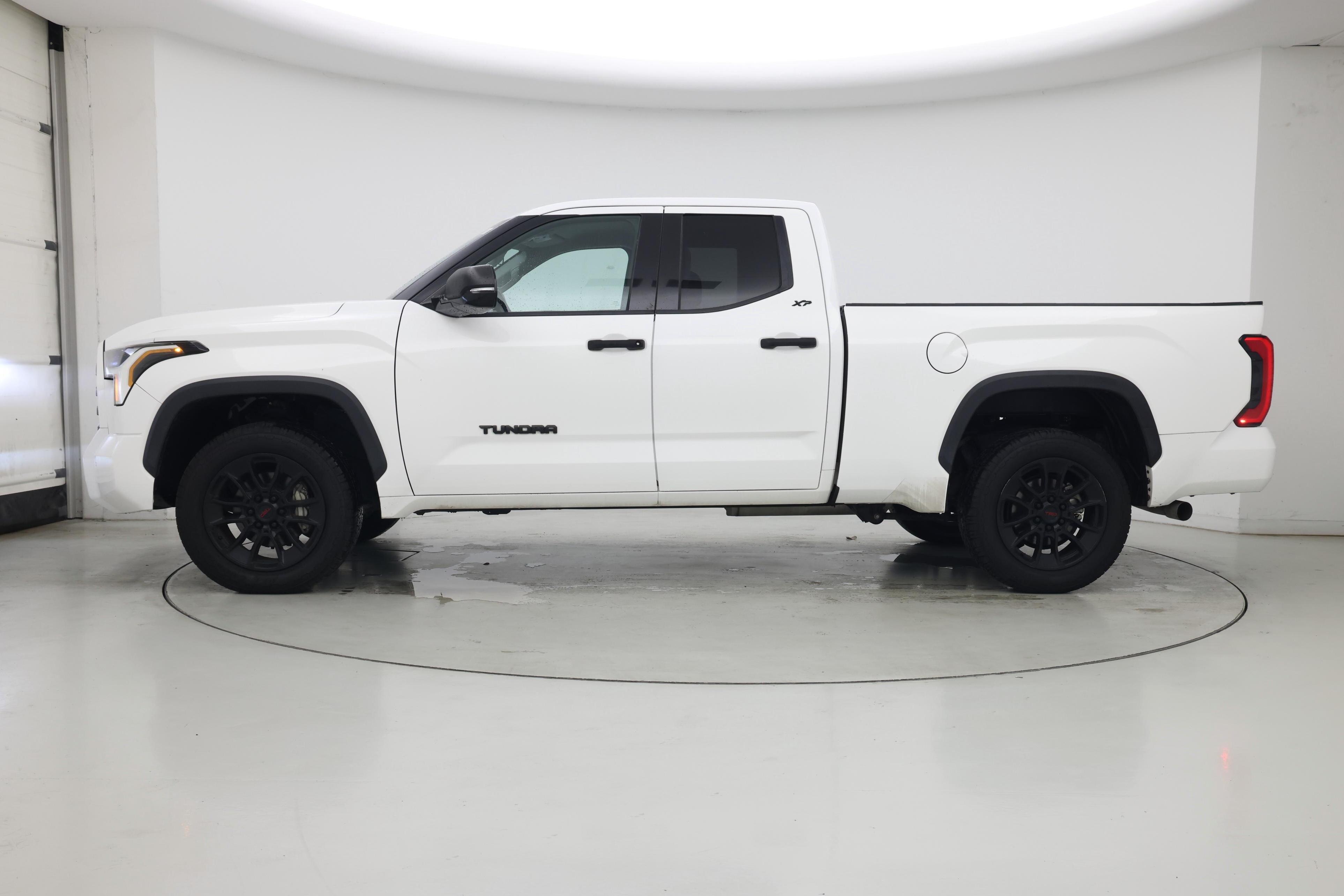 Thumbnail: 2022 Toyota Tundra - 3