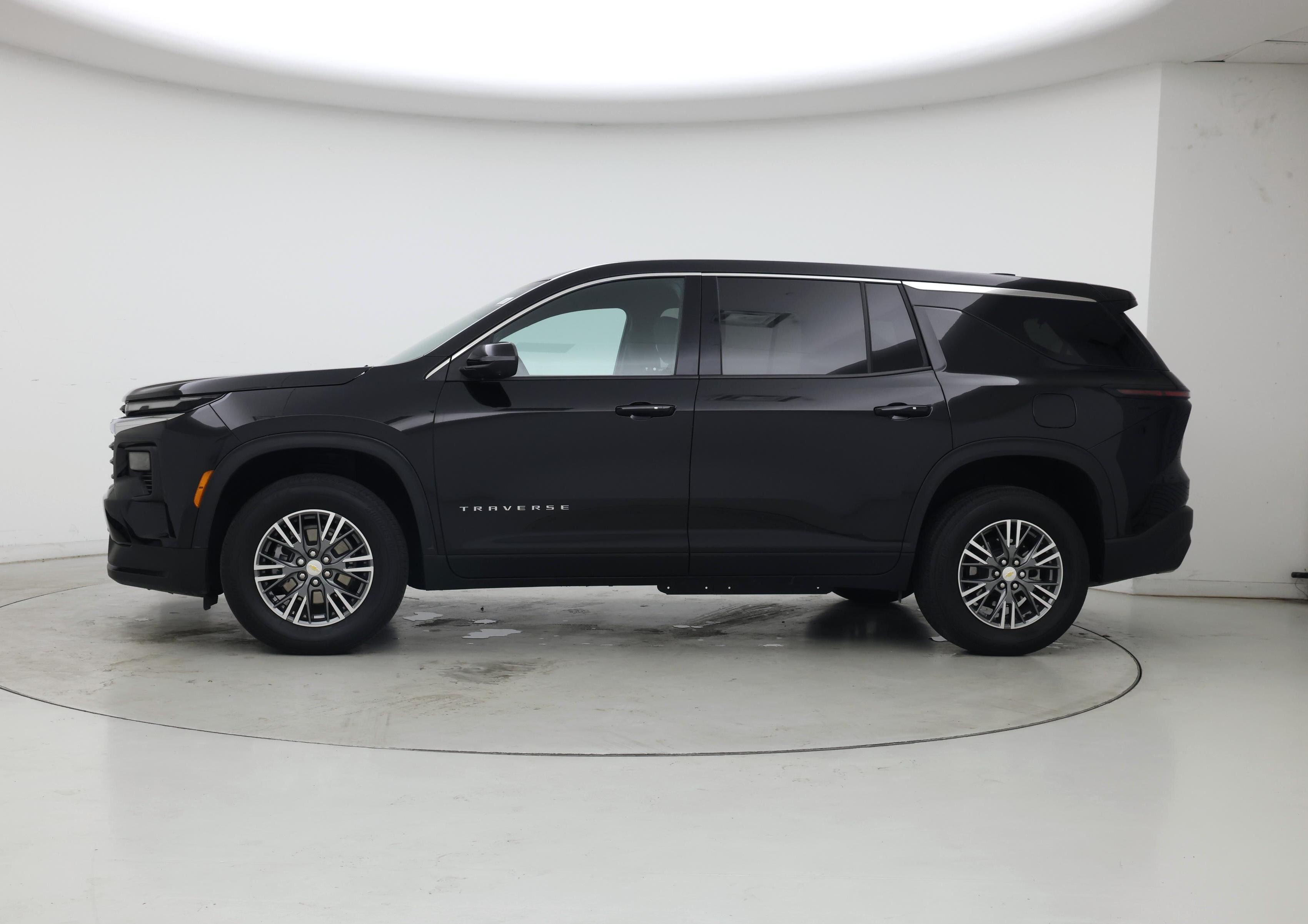Thumbnail: 2024 Chevrolet Traverse - 3