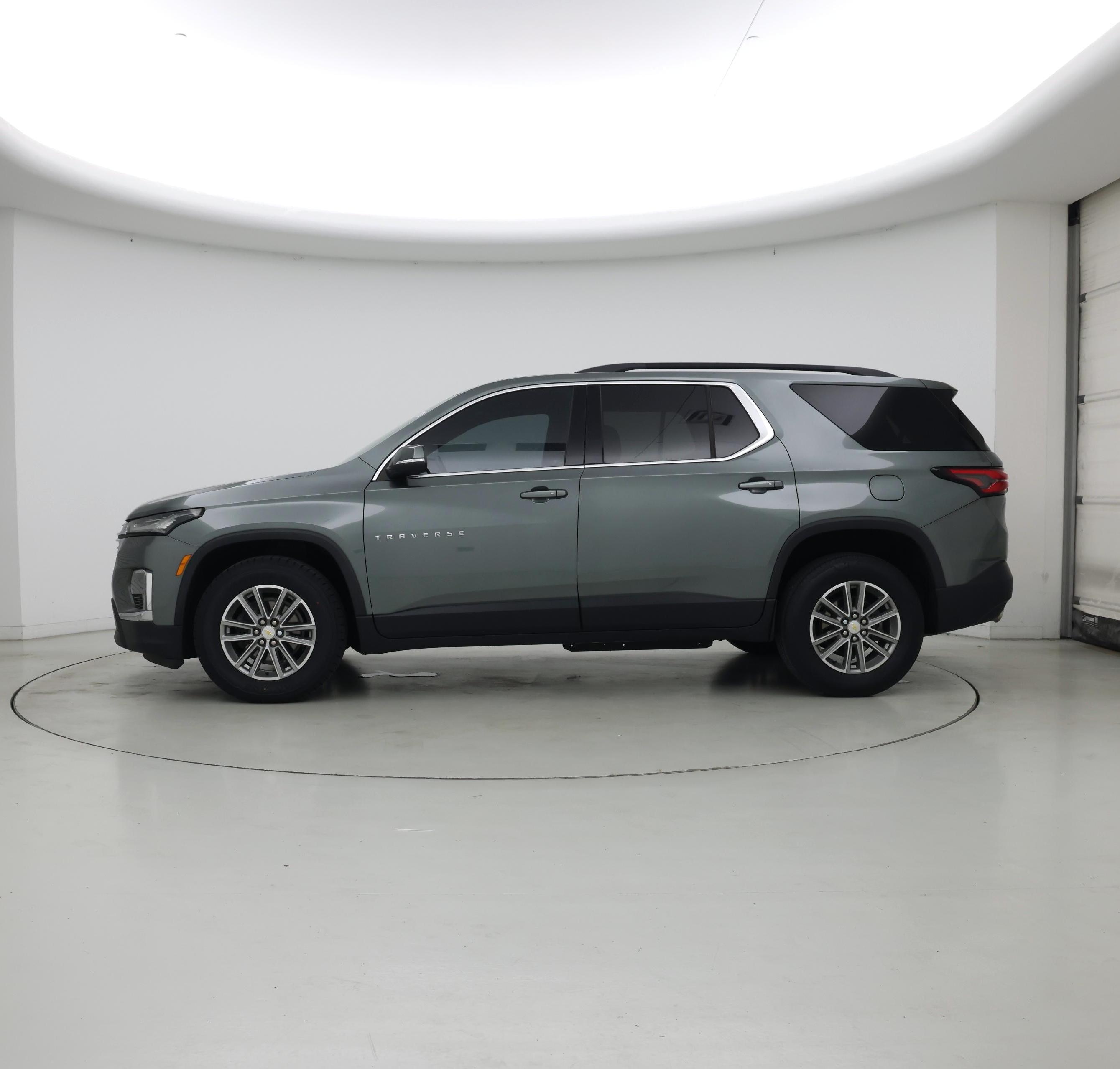 Thumbnail: 2023 Chevrolet Traverse - 3
