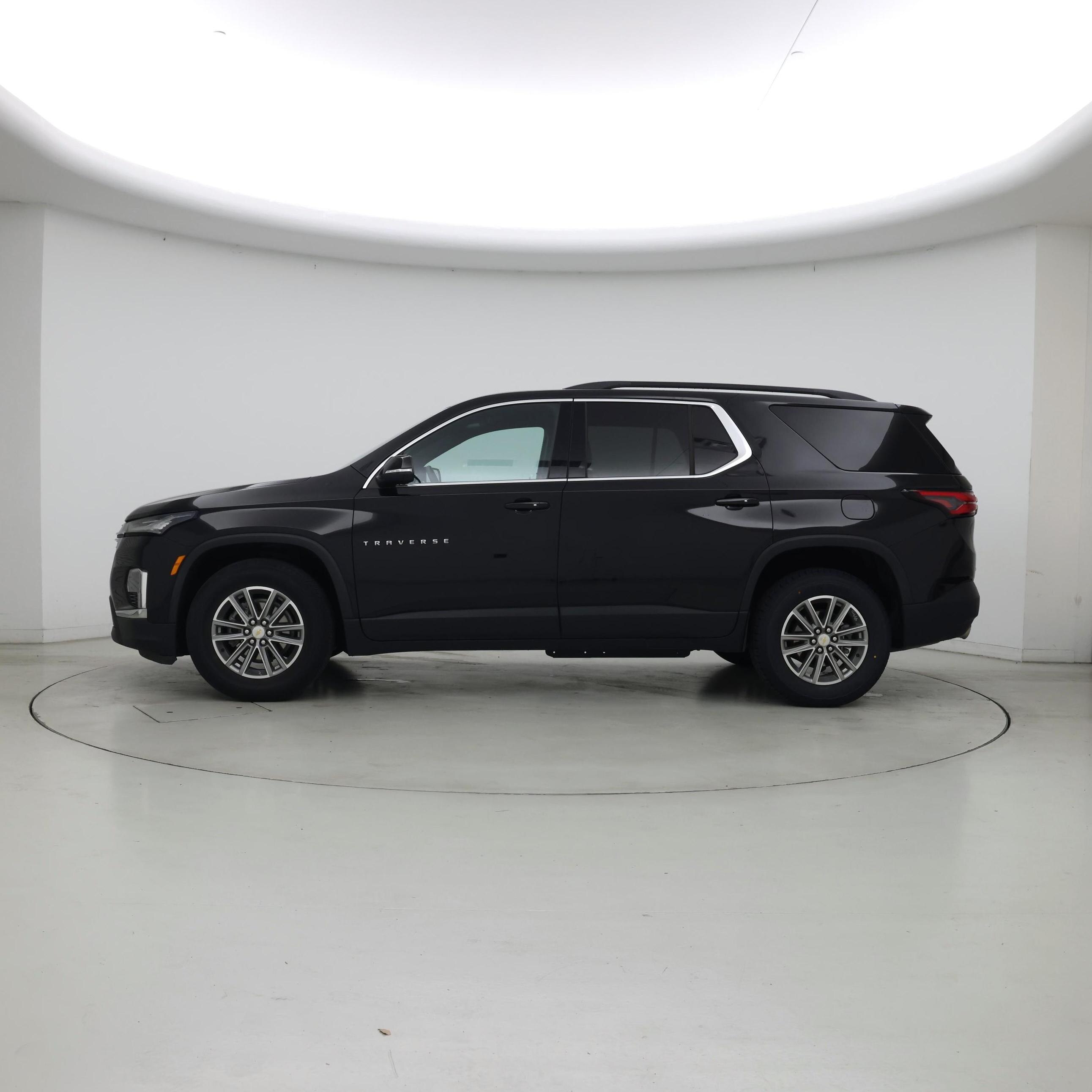 Thumbnail: 2023 Chevrolet Traverse - 3