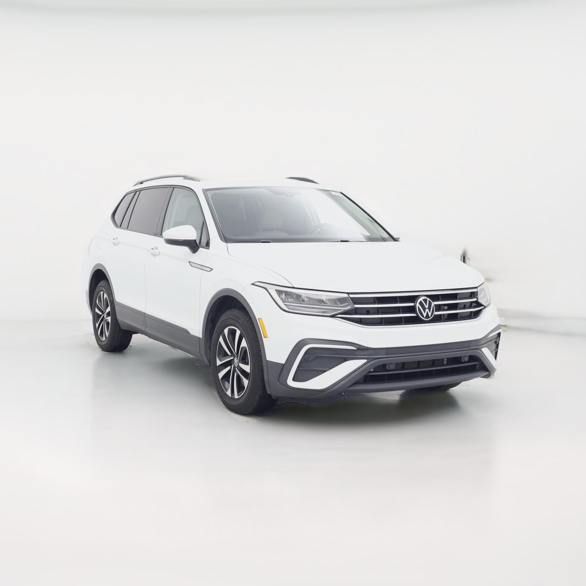 Thumbnail: 2023 Volkswagen Tiguan - 1