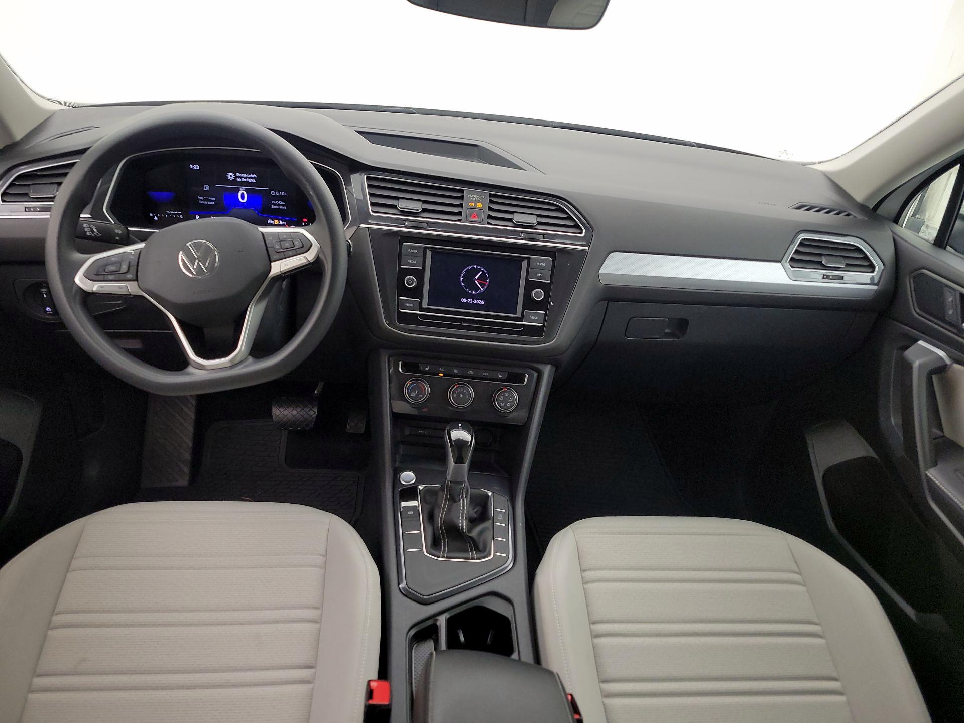 Thumbnail: 2023 Volkswagen Tiguan - 9