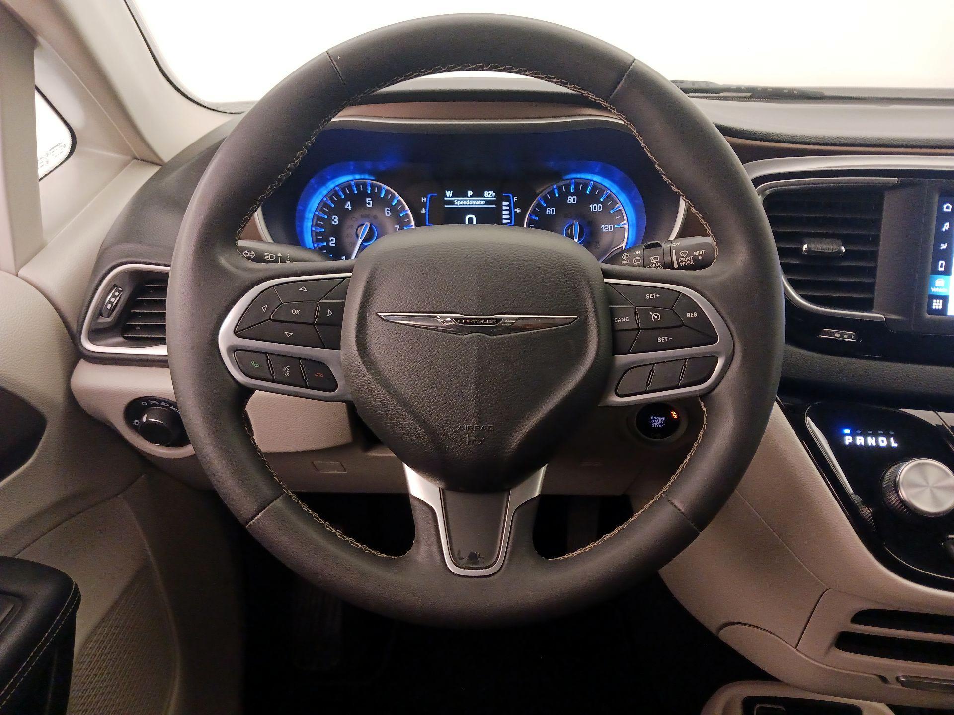 Thumbnail: 2023 Chrysler Voyager - 10
