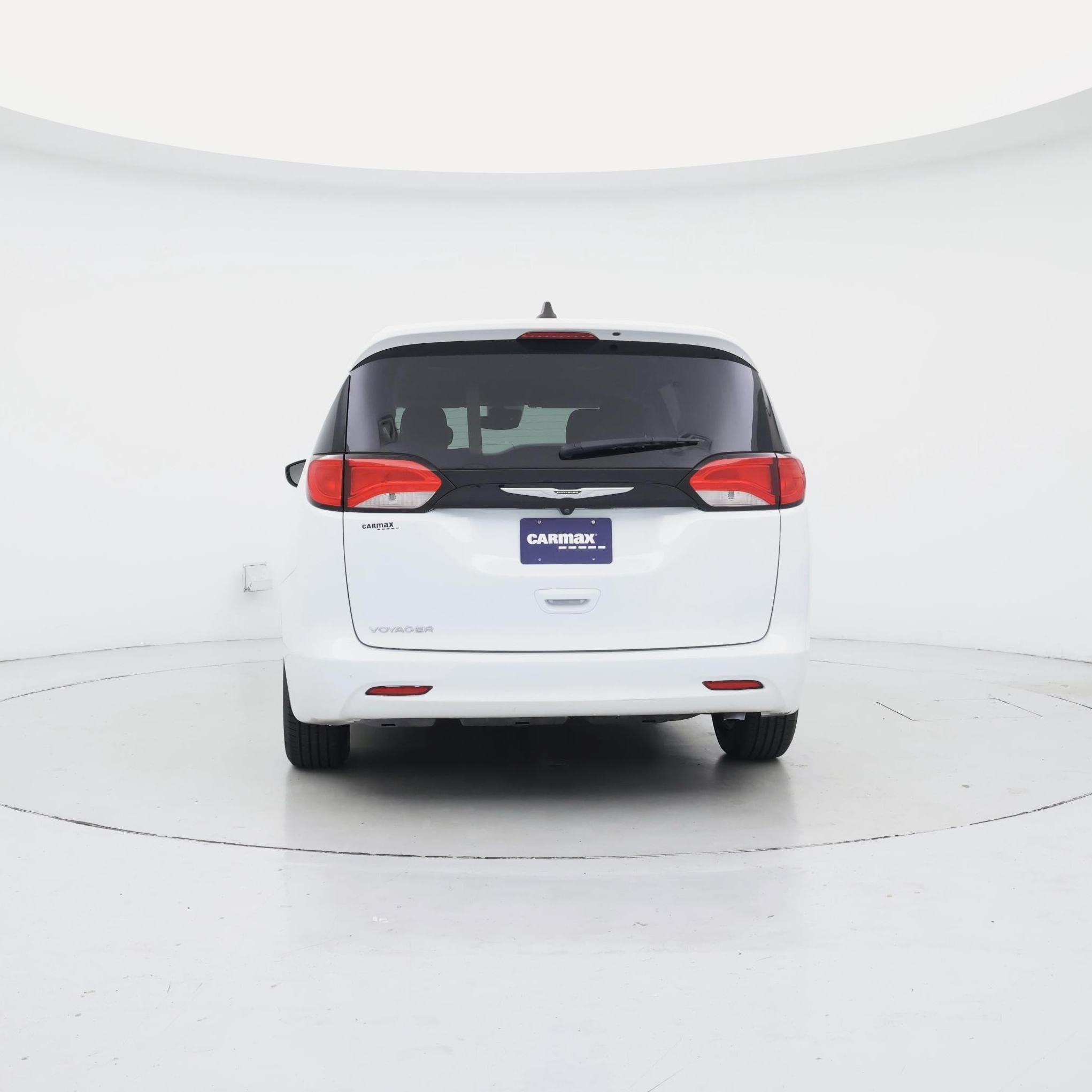 Thumbnail: 2023 Chrysler Voyager - 6