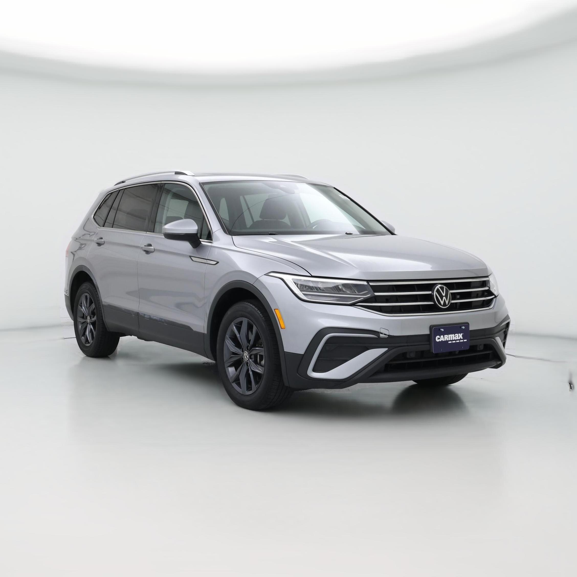 Thumbnail: 2023 Volkswagen Tiguan - 1