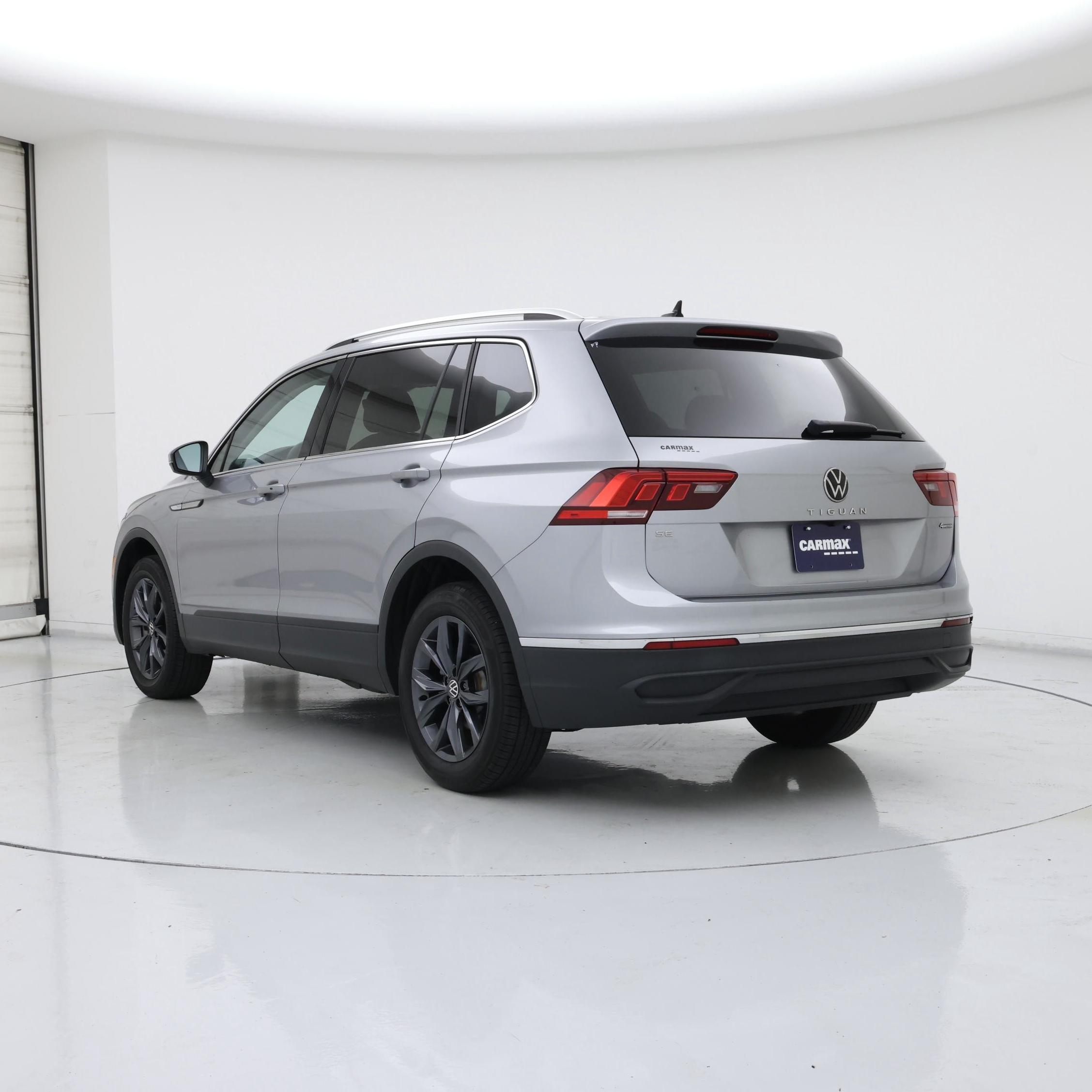 Thumbnail: 2023 Volkswagen Tiguan - 2