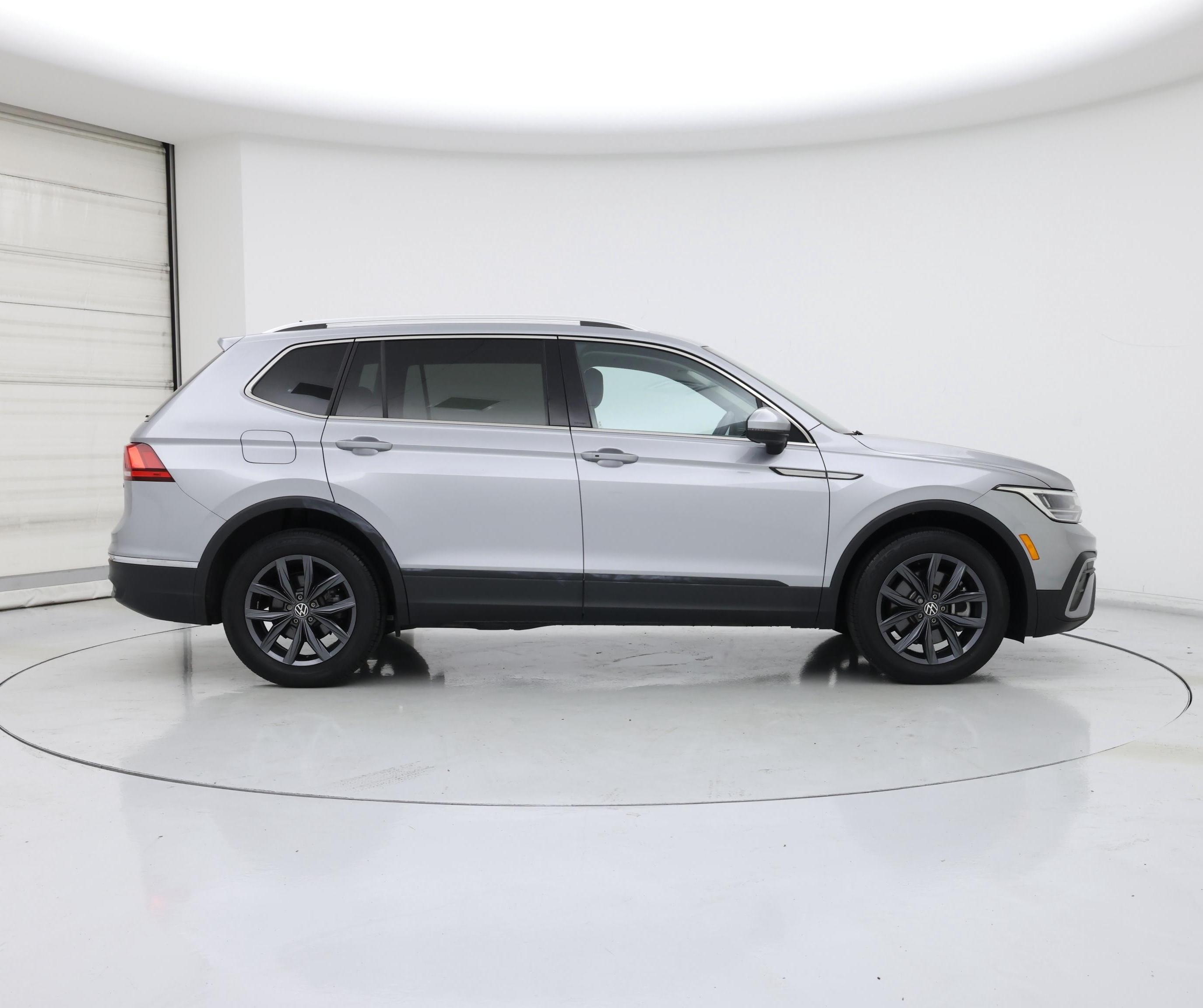 Thumbnail: 2023 Volkswagen Tiguan - 7