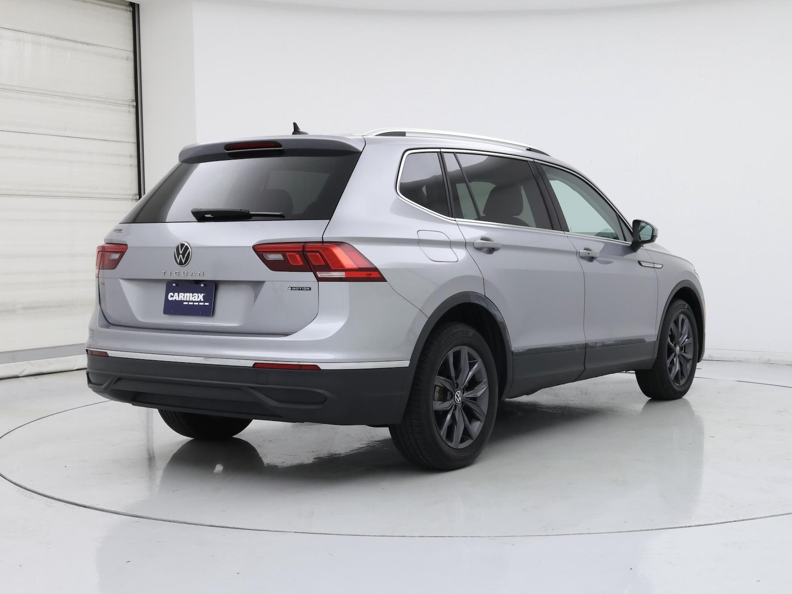 2023 Volkswagen Tiguan SE - Photo 9
