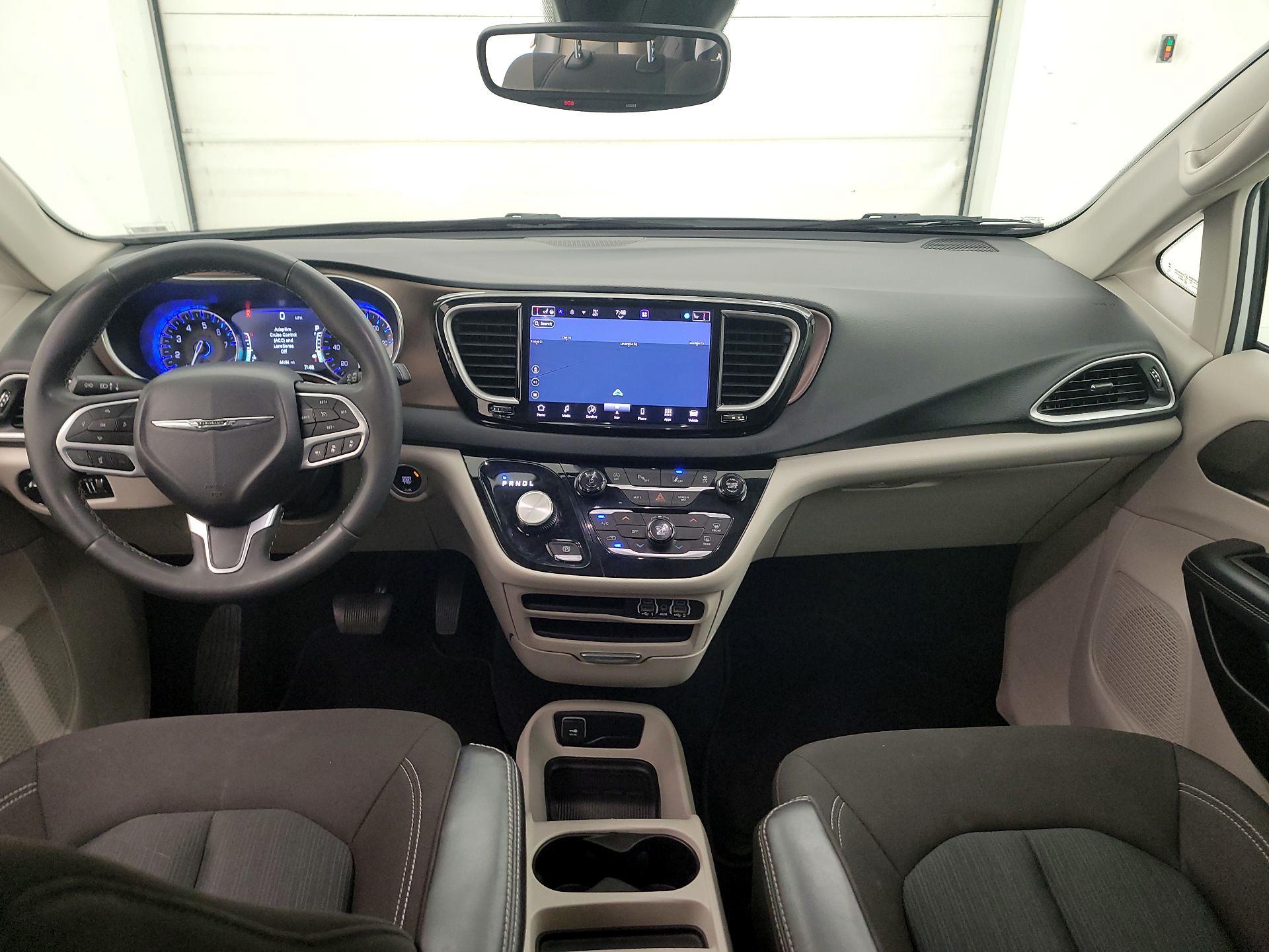 Thumbnail: 2023 Chrysler Voyager - 9