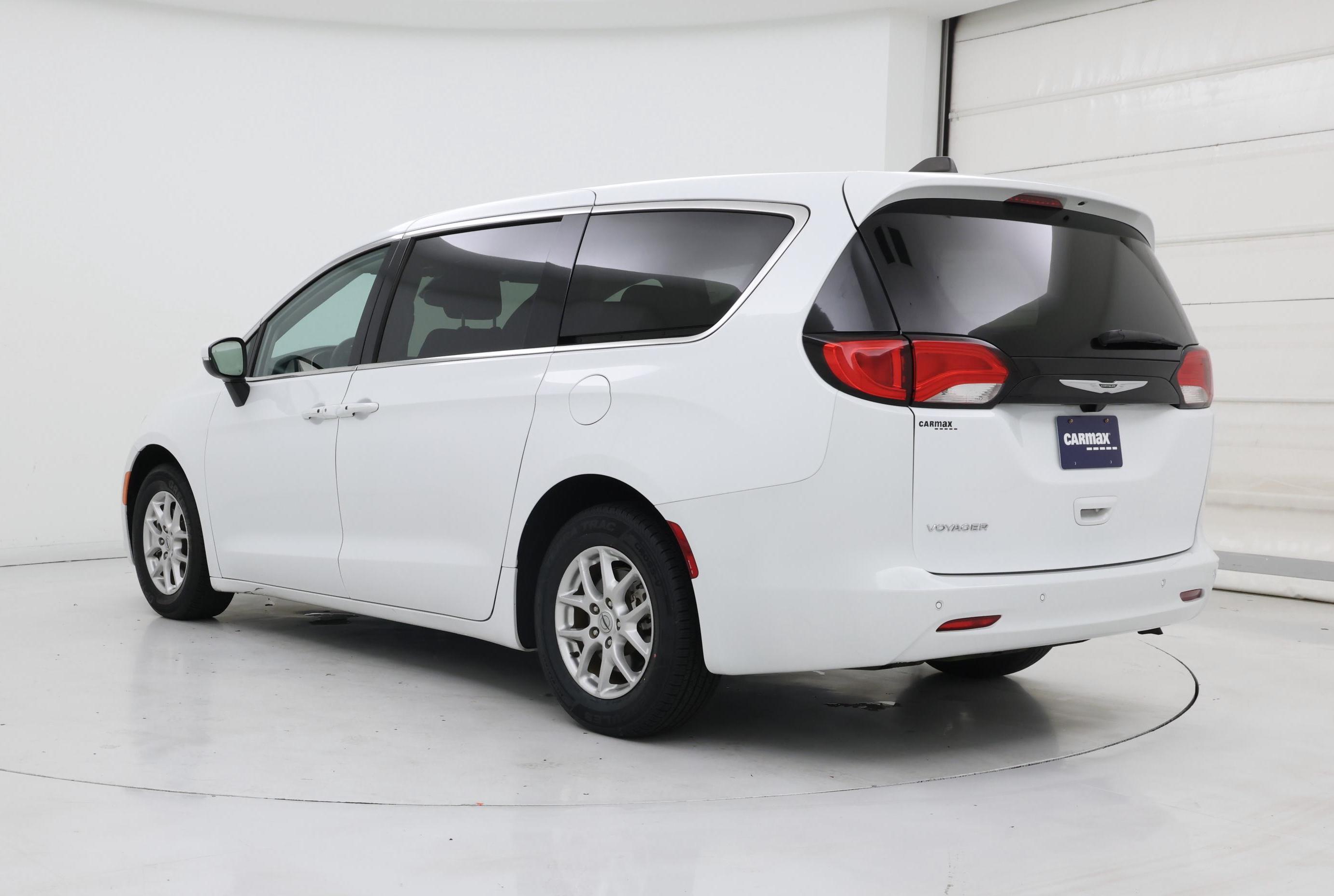 Thumbnail: 2023 Chrysler Voyager - 2