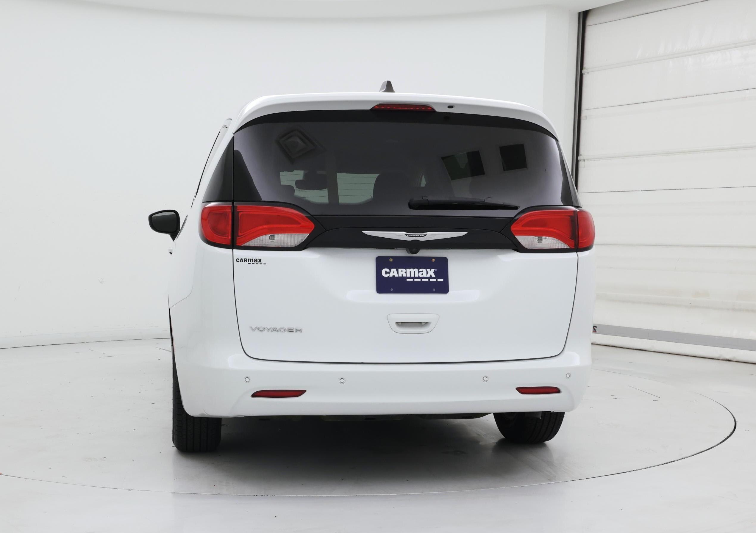 Thumbnail: 2023 Chrysler Voyager - 6