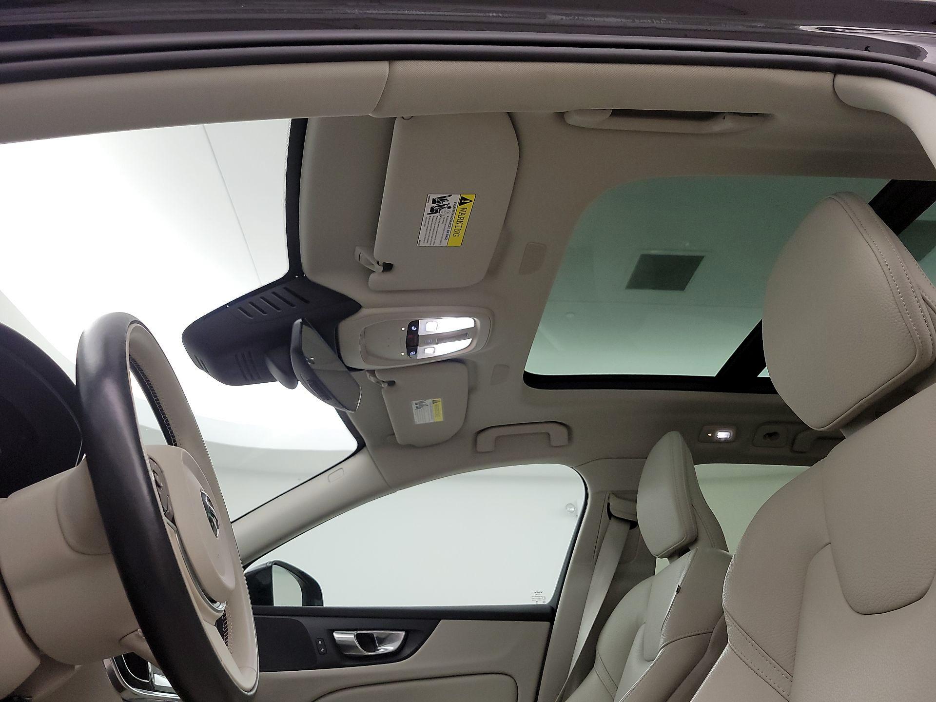 Thumbnail: 2025 Volvo S60 - 20