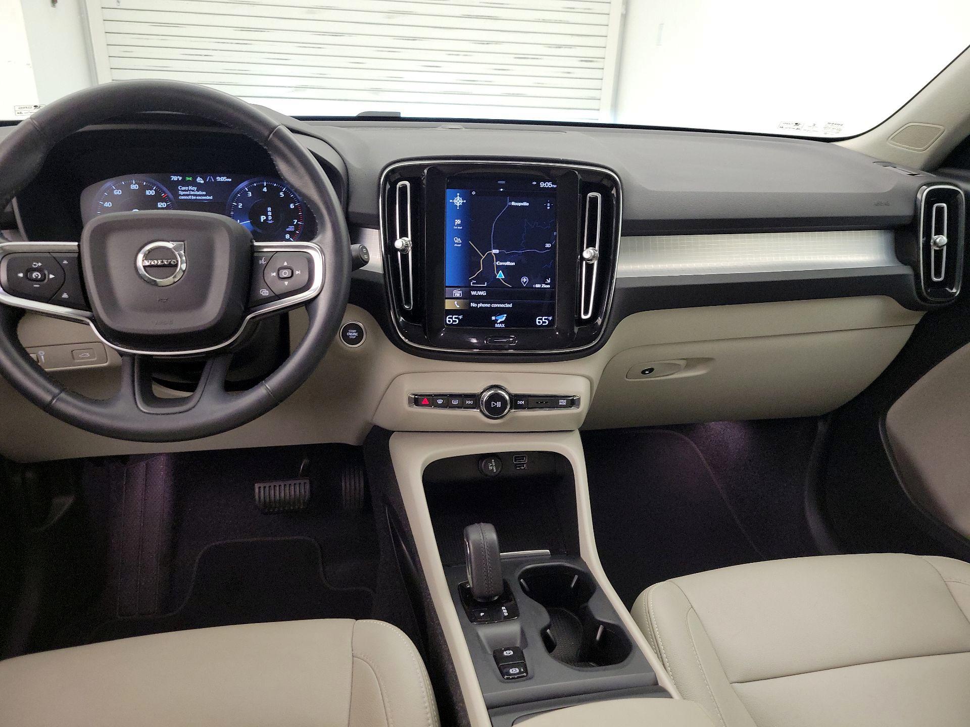 Thumbnail: 2021 Volvo XC40 - 9