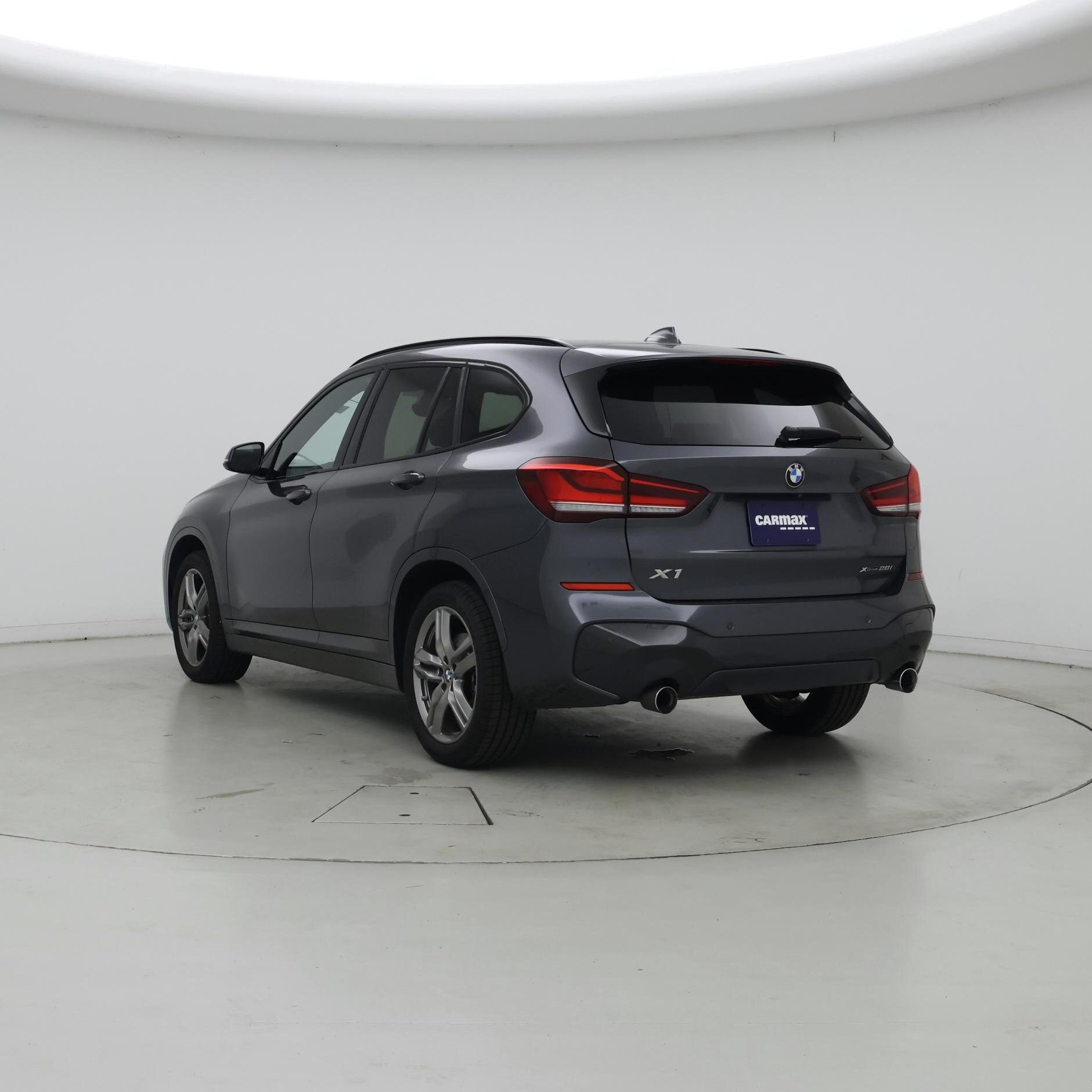 Thumbnail: 2021 BMW X1 - 2