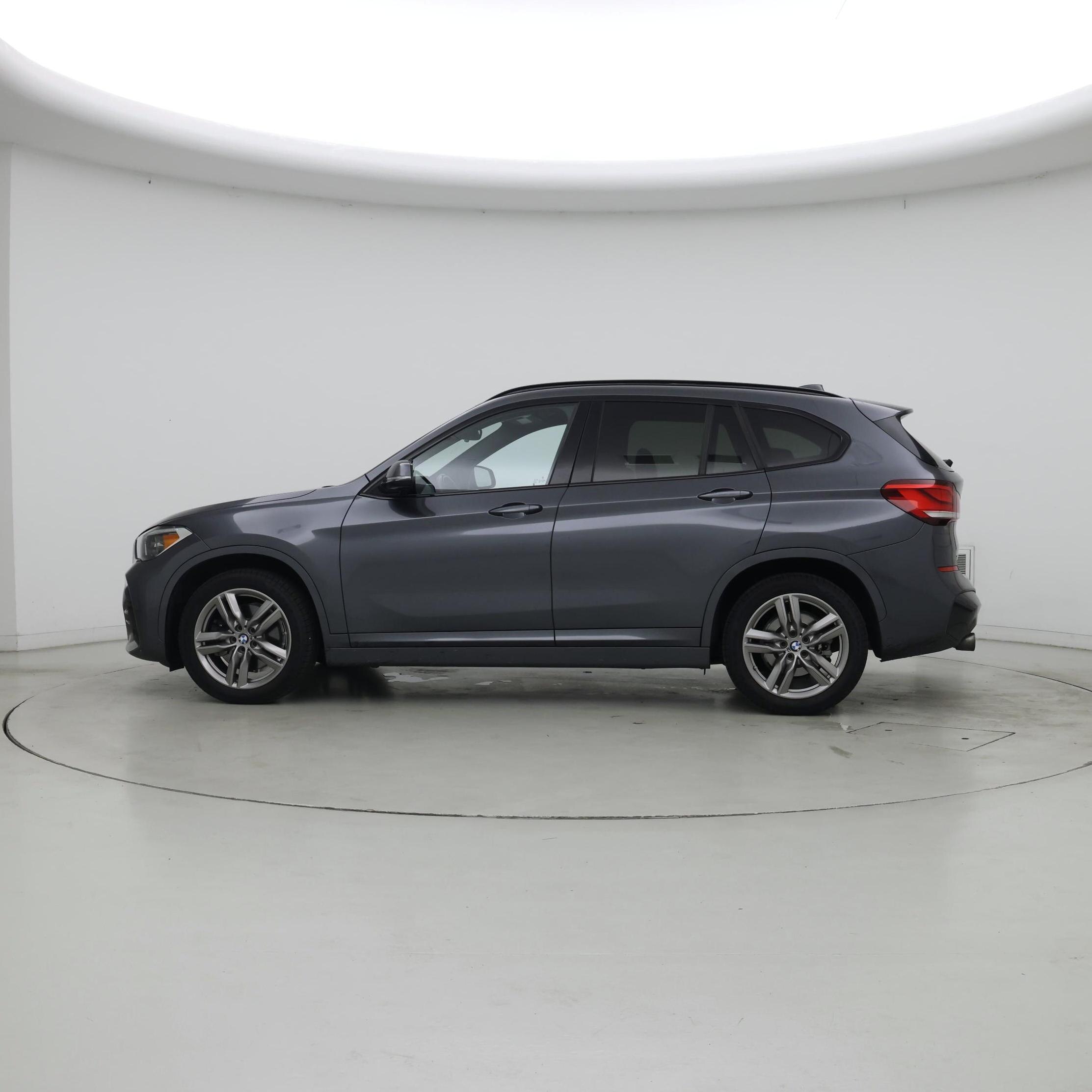 Thumbnail: 2021 BMW X1 - 3