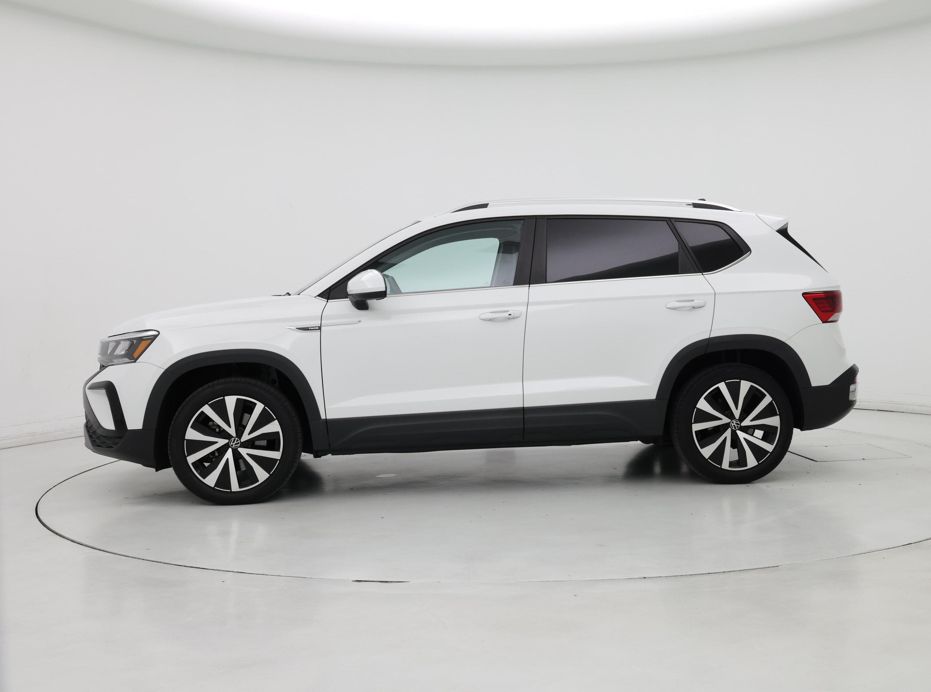 Thumbnail: 2022 Volkswagen Taos - 3