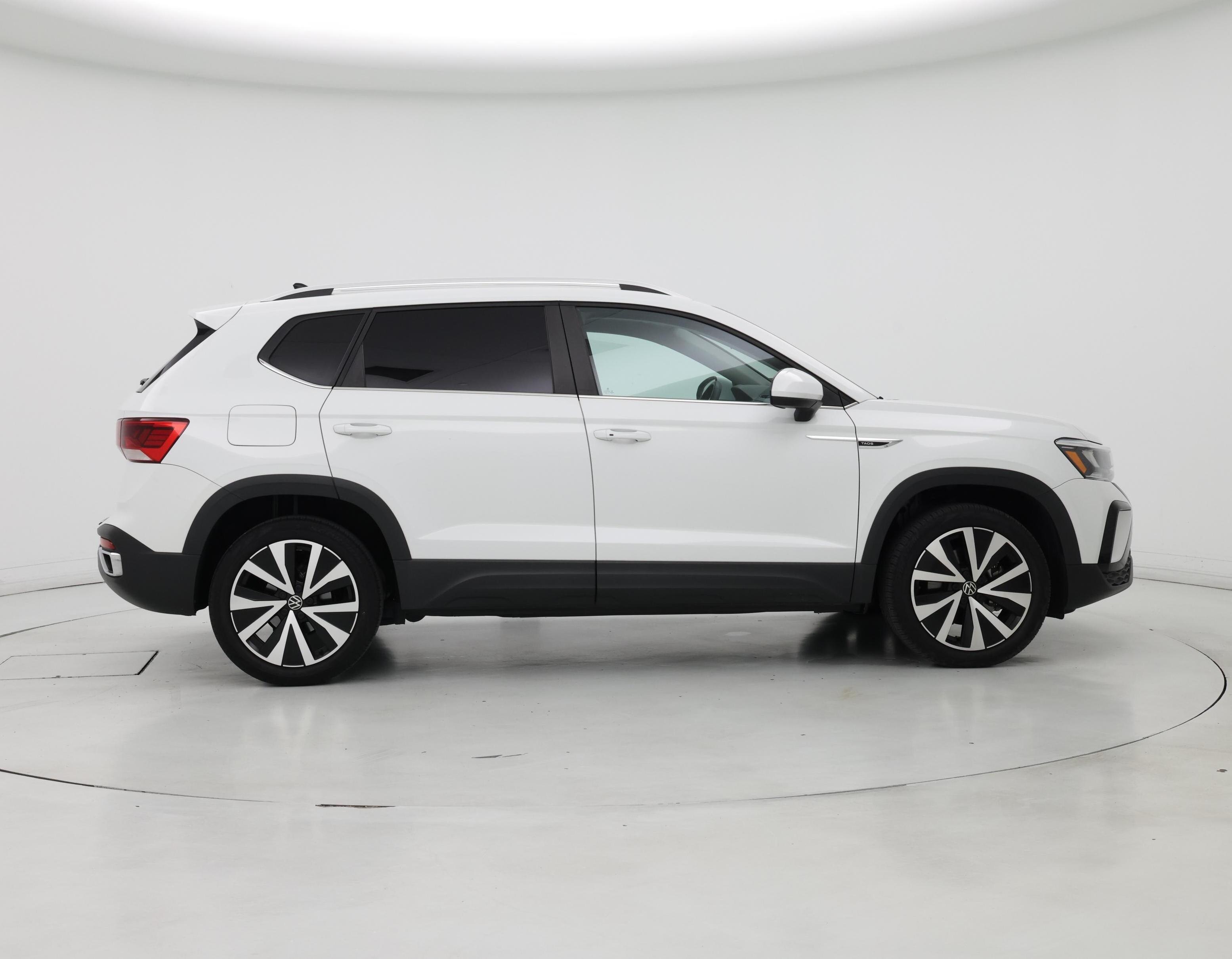 Thumbnail: 2022 Volkswagen Taos - 7
