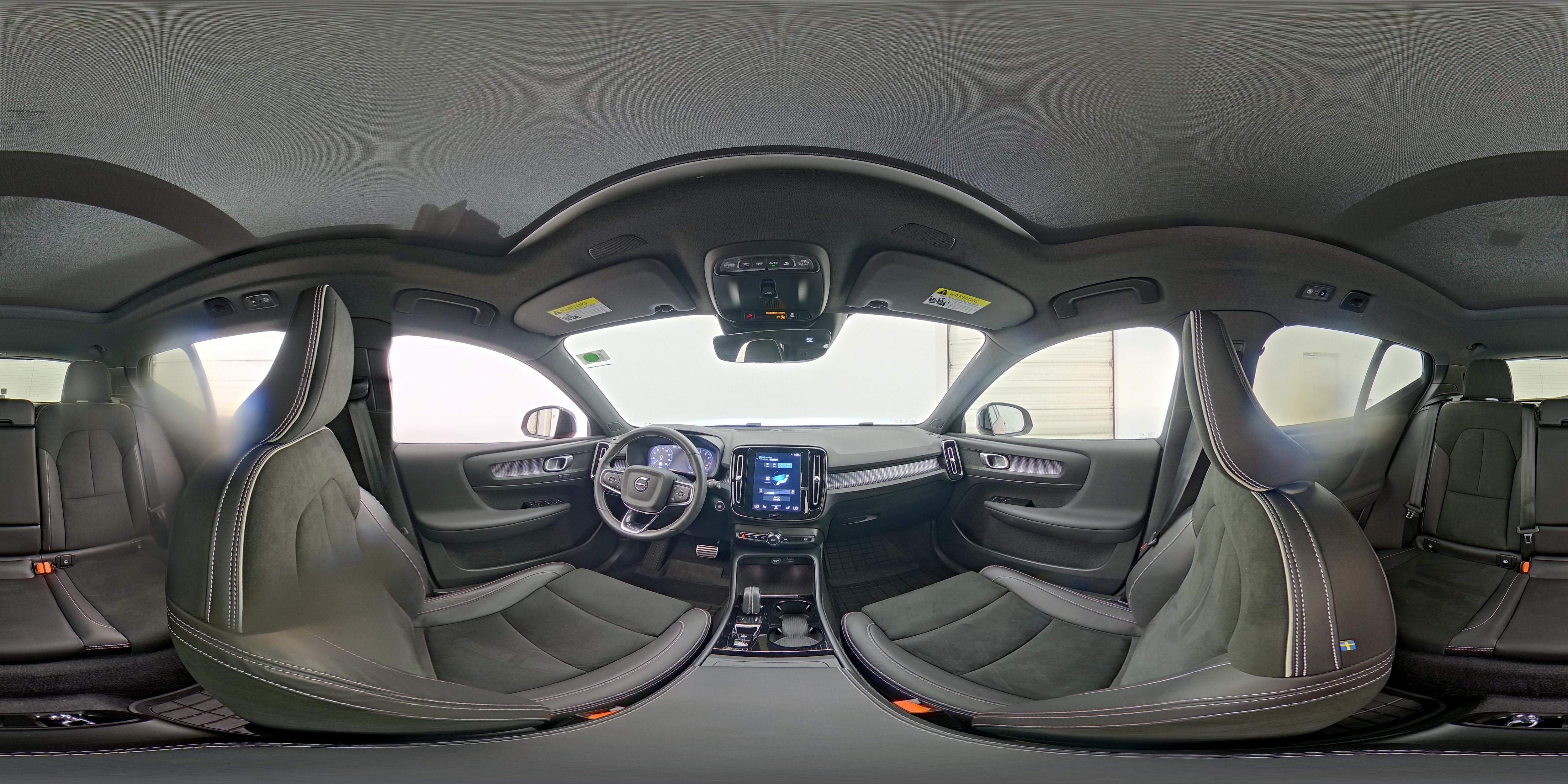 2021 Volvo XC40 R-Design - Photo 20