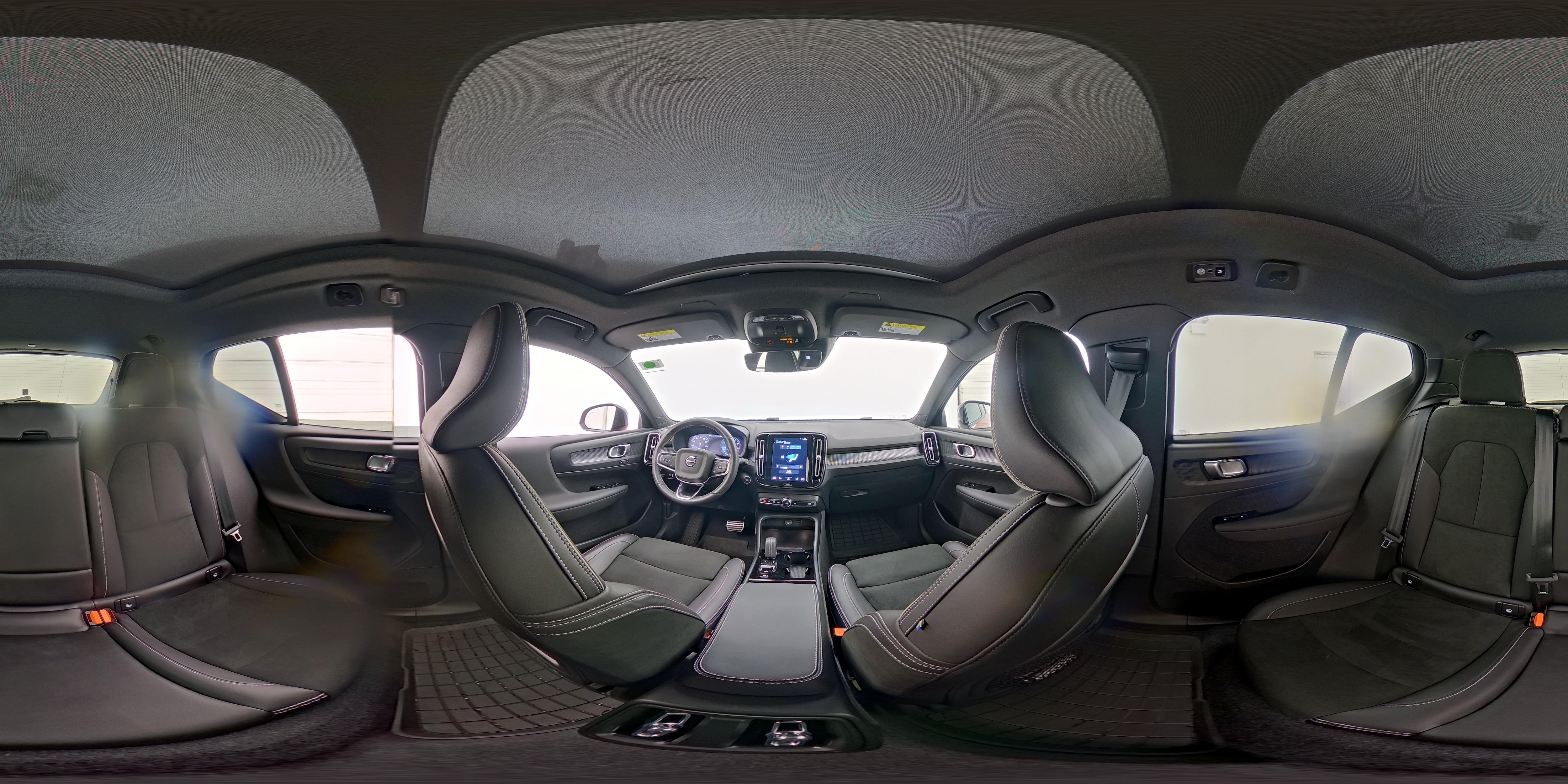 2021 Volvo XC40 R-Design - Photo 21