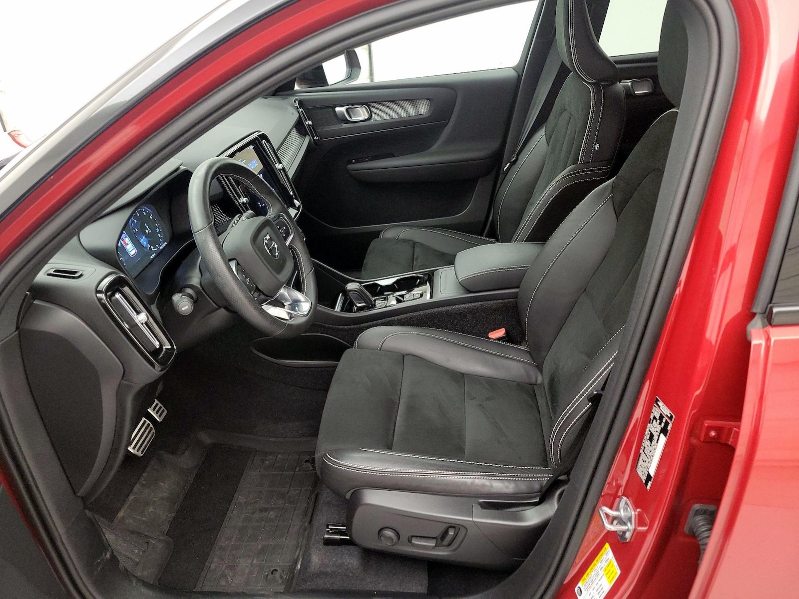 2021 Volvo XC40 R-Design - Photo 12
