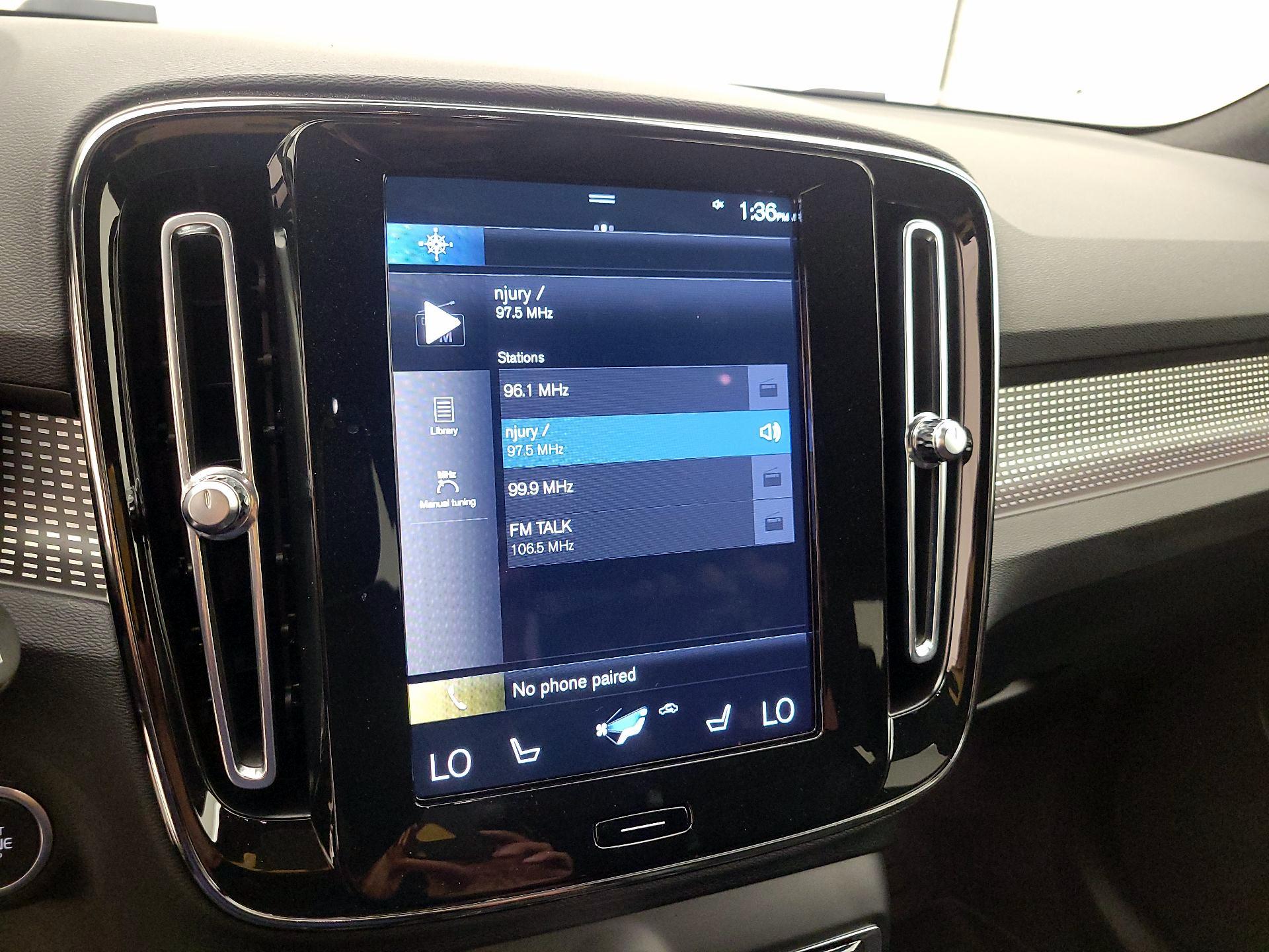 Thumbnail: 2021 Volvo XC40 - 13