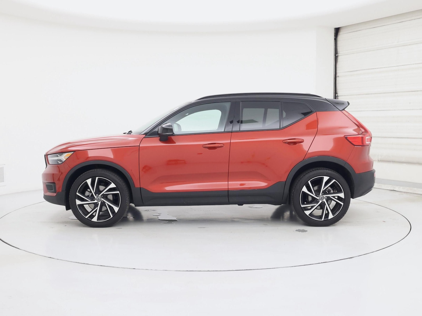 2021 Volvo XC40 R-Design - Photo 4