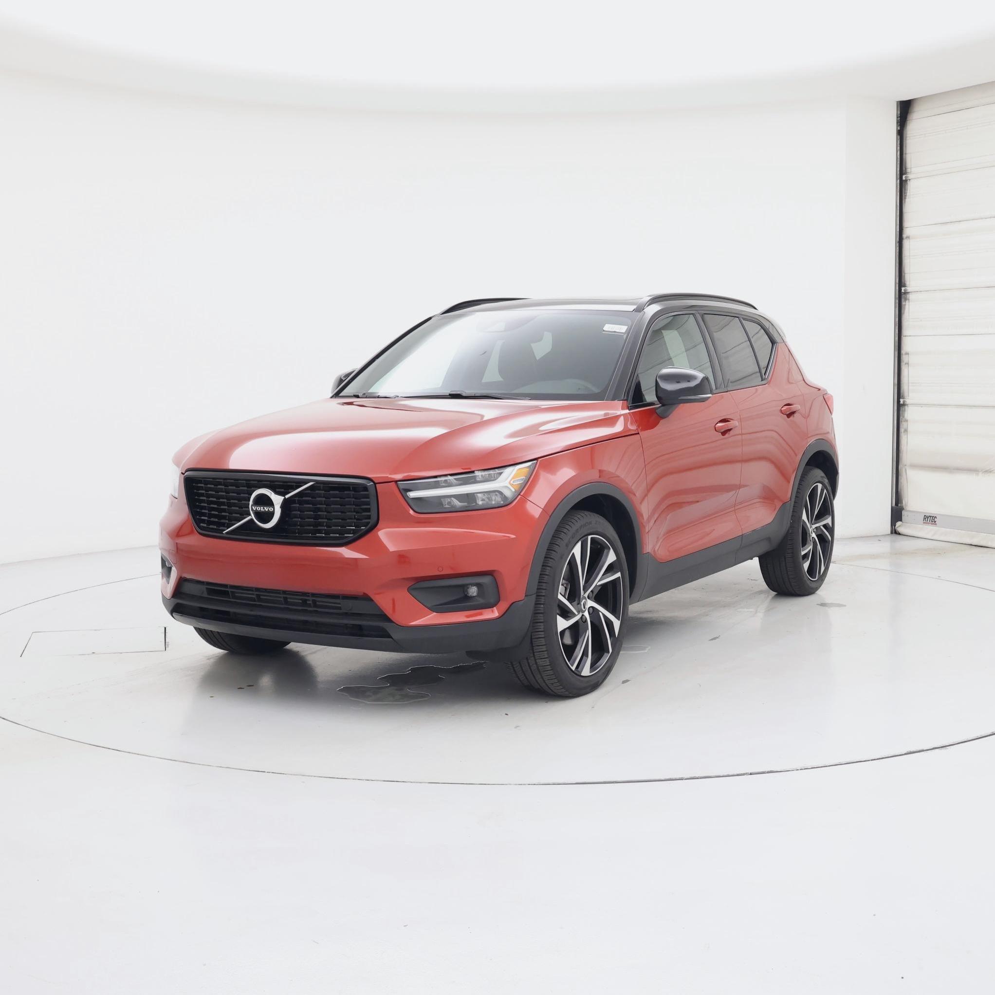 Thumbnail: 2021 Volvo XC40 - 4