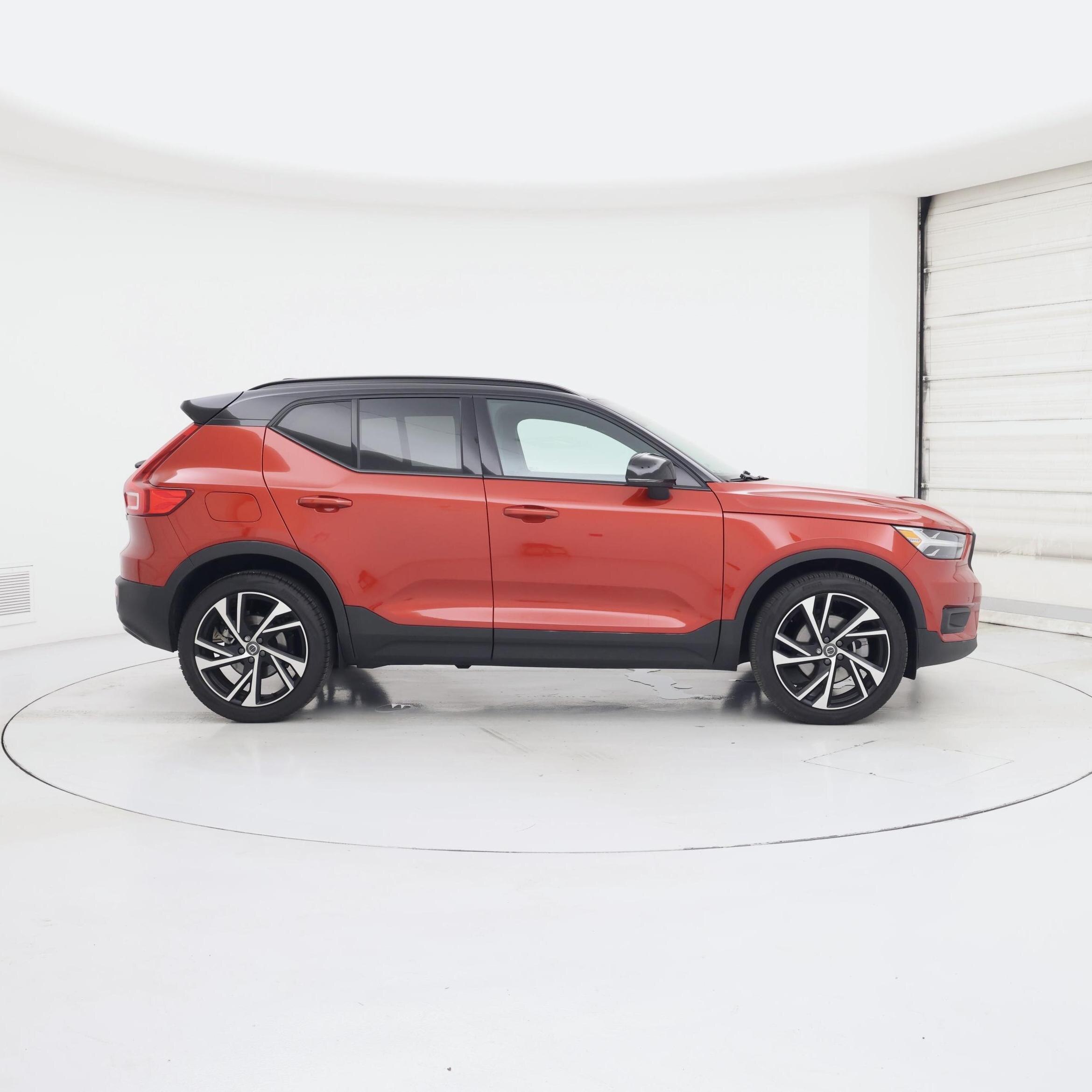 Thumbnail: 2021 Volvo XC40 - 7