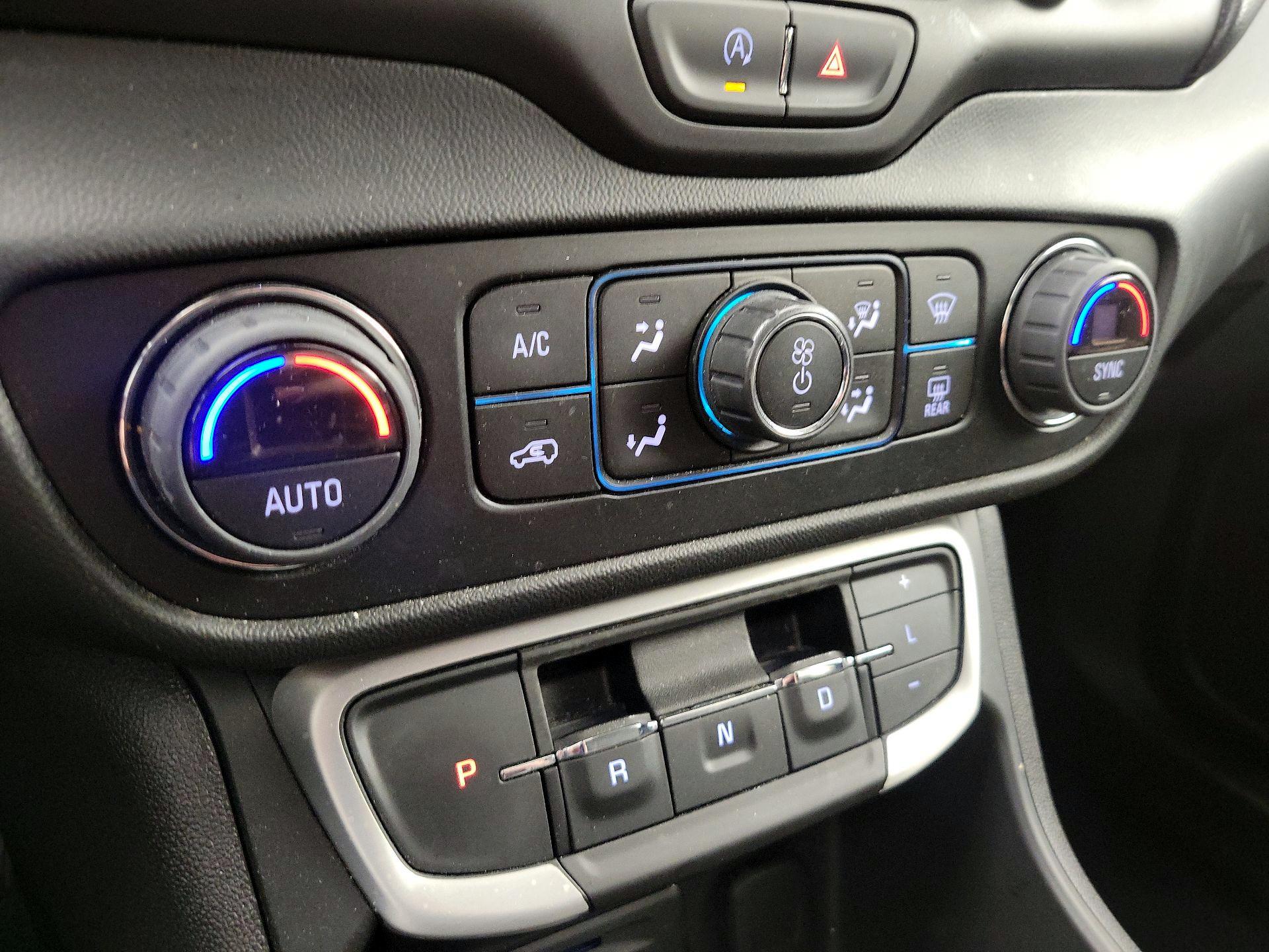 Thumbnail: 2022 GMC Terrain - 16