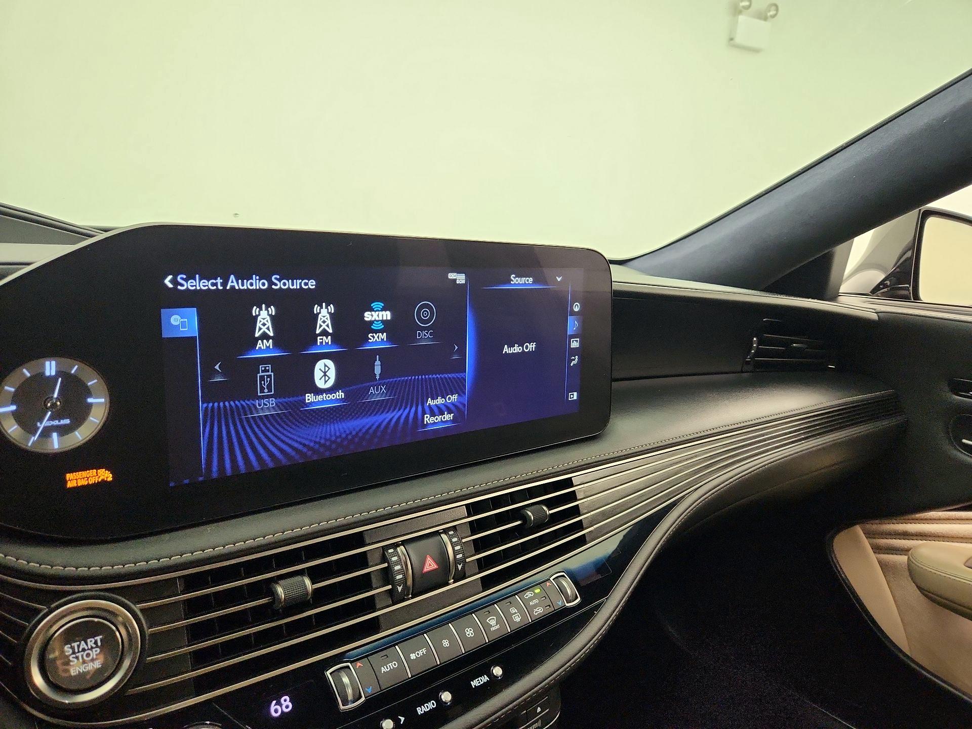 Thumbnail: 2021 Lexus LS - 16