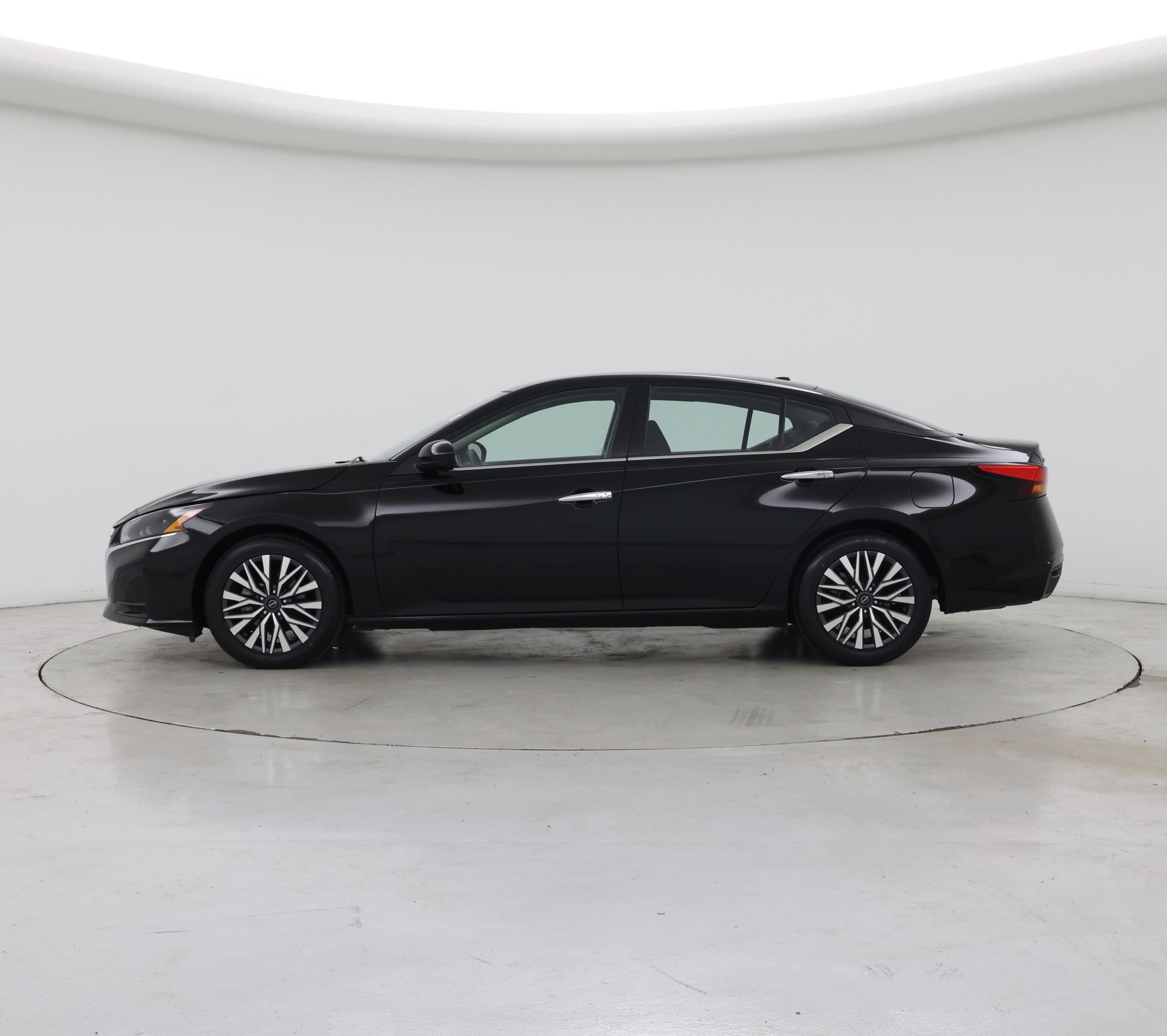 Thumbnail: 2023 Nissan Altima - 3
