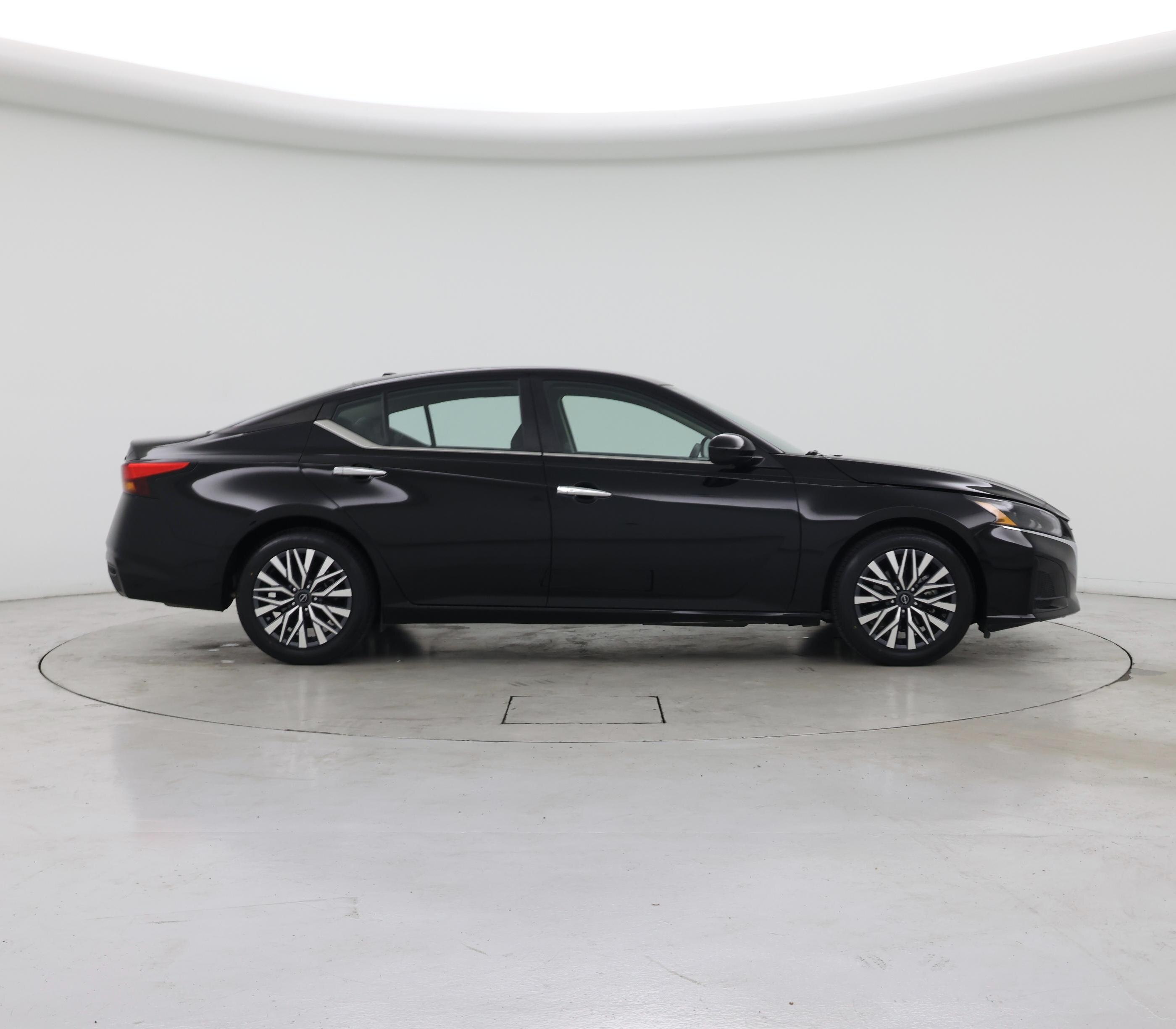 Thumbnail: 2023 Nissan Altima - 7