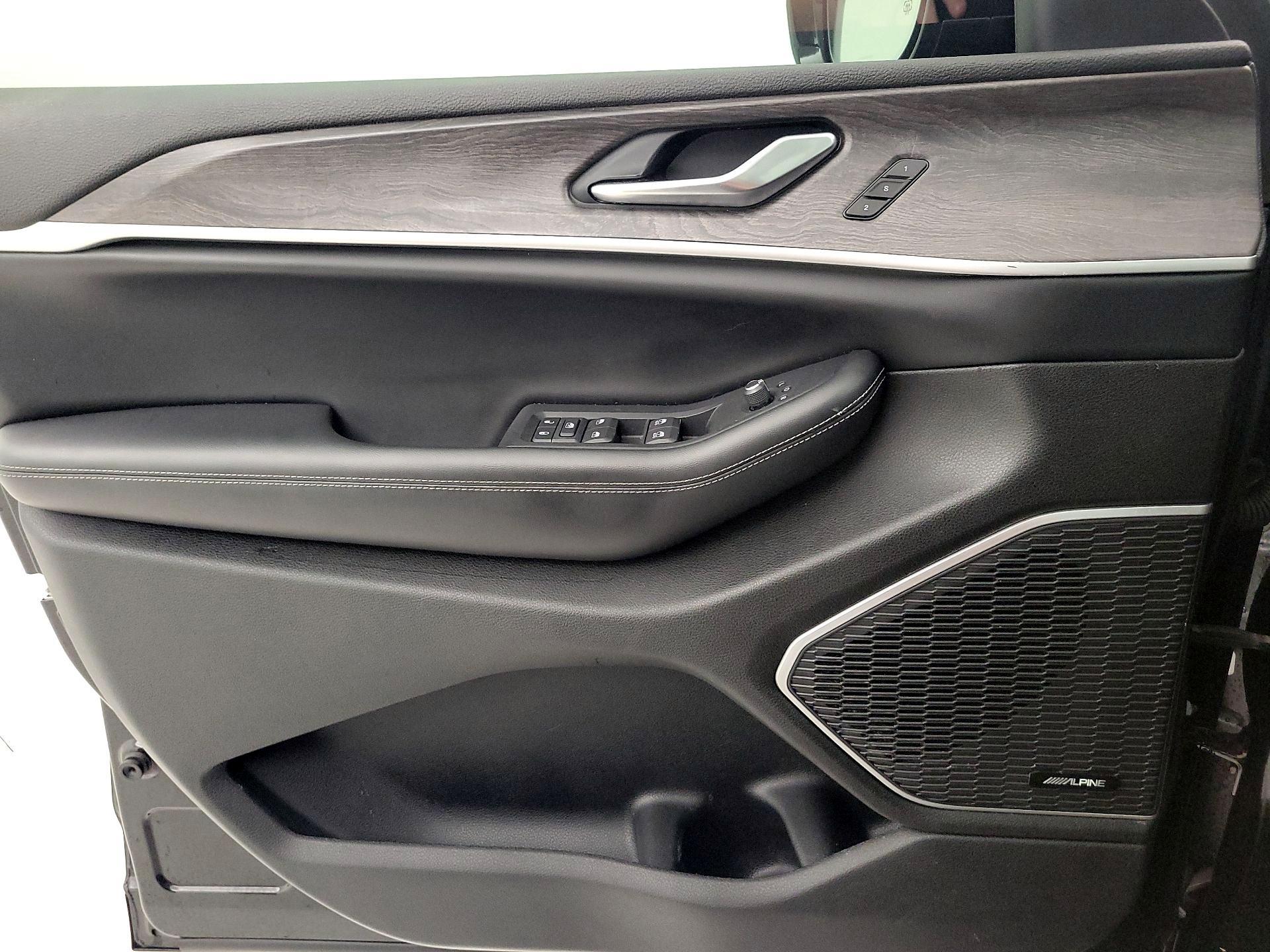 Thumbnail: 2022 Jeep Grand Cherokee - 10
