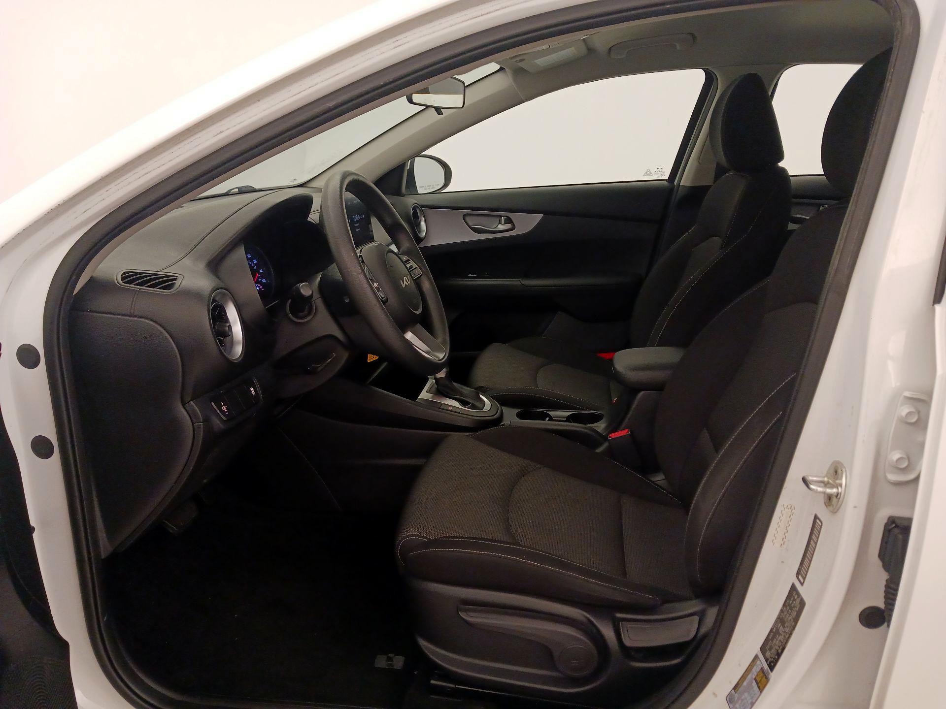 Thumbnail: 2022 Kia Forte - 11