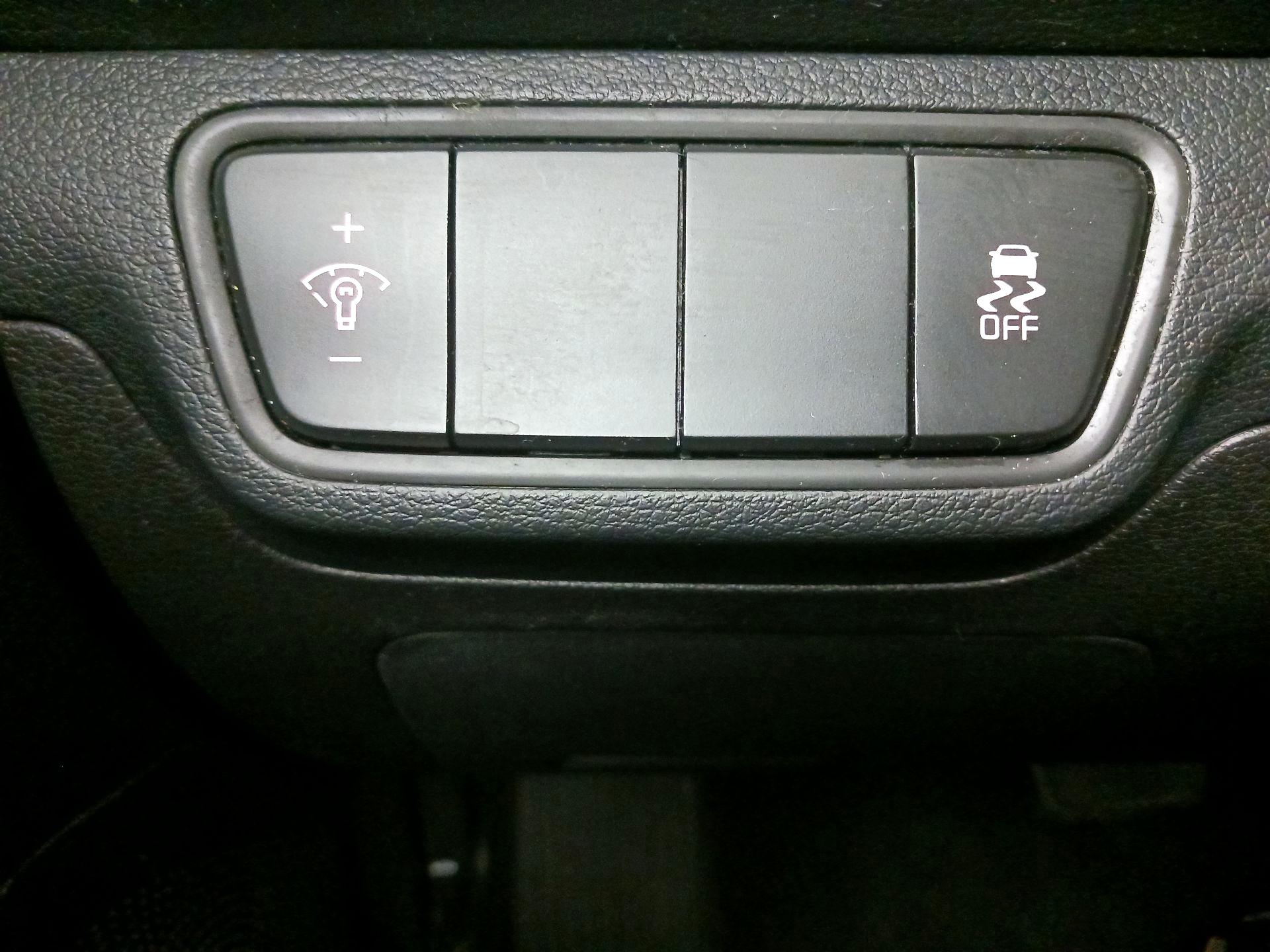 Thumbnail: 2022 Kia Forte - 13