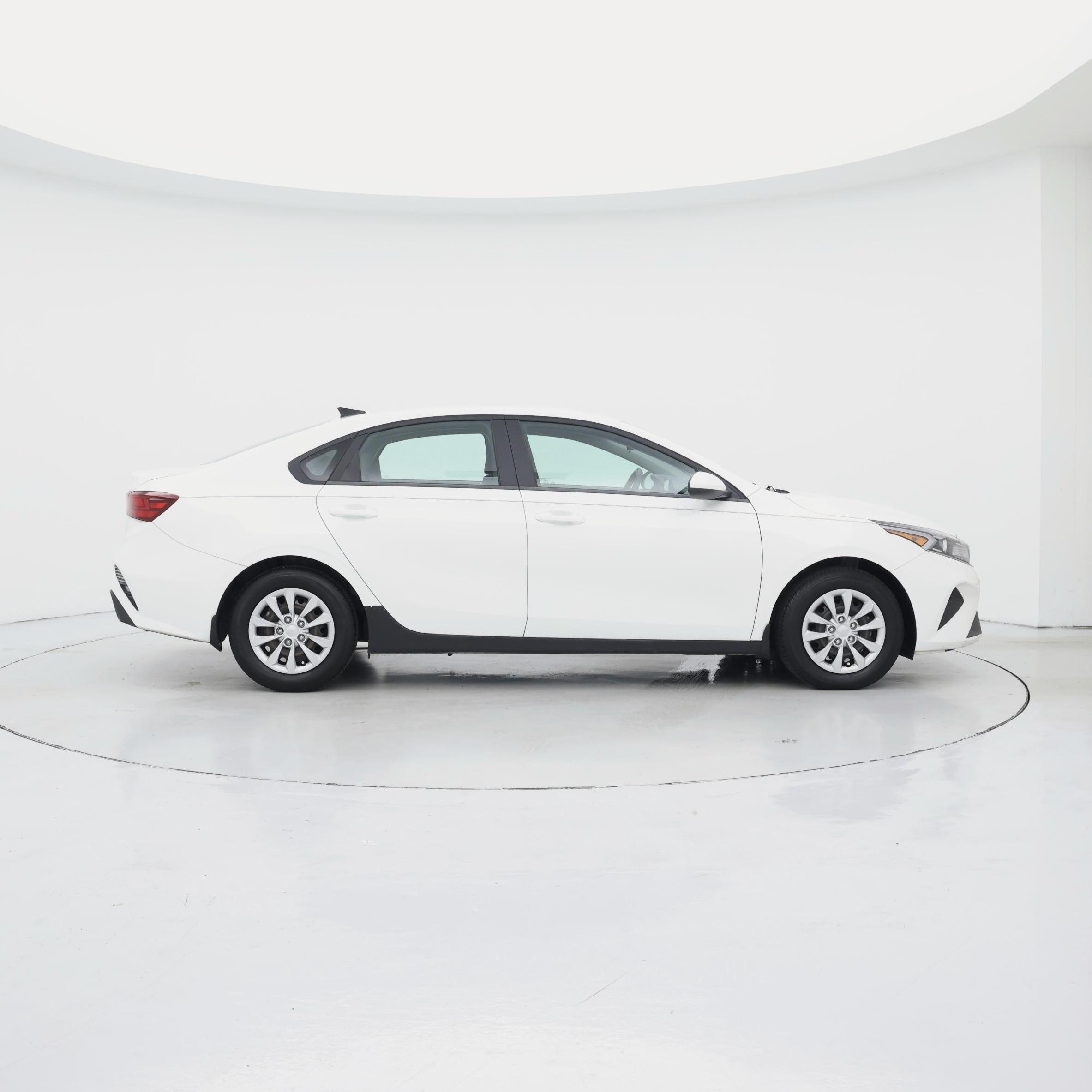 Thumbnail: 2022 Kia Forte - 7
