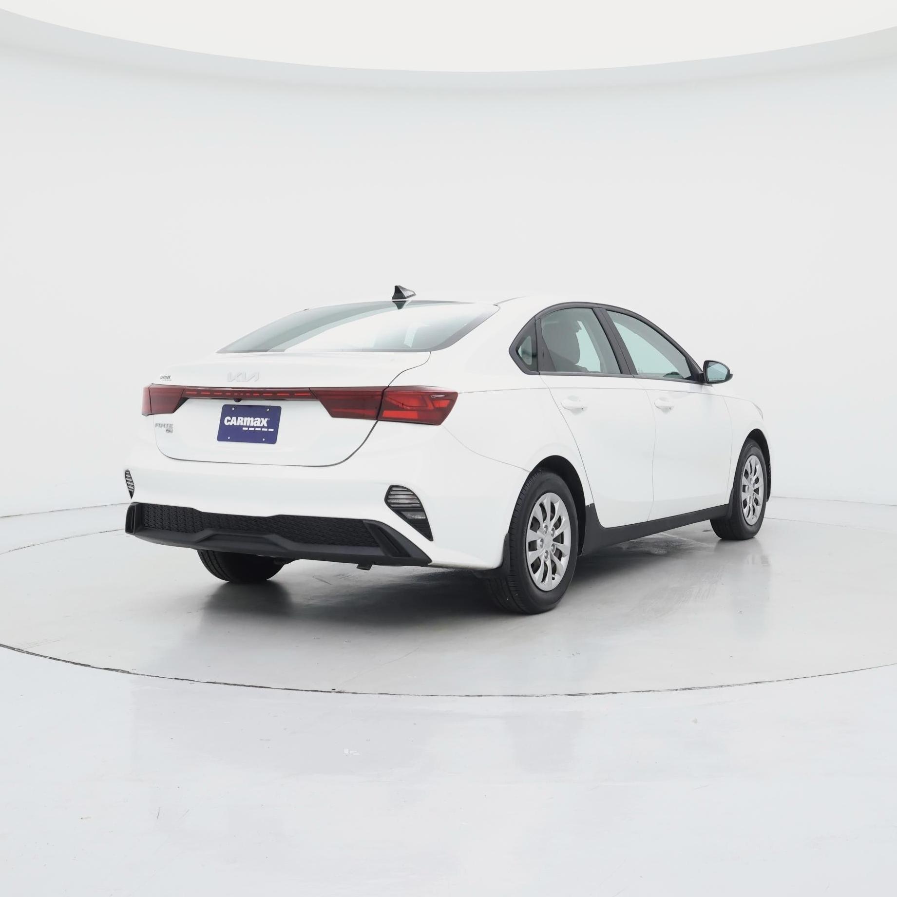 Thumbnail: 2022 Kia Forte - 8