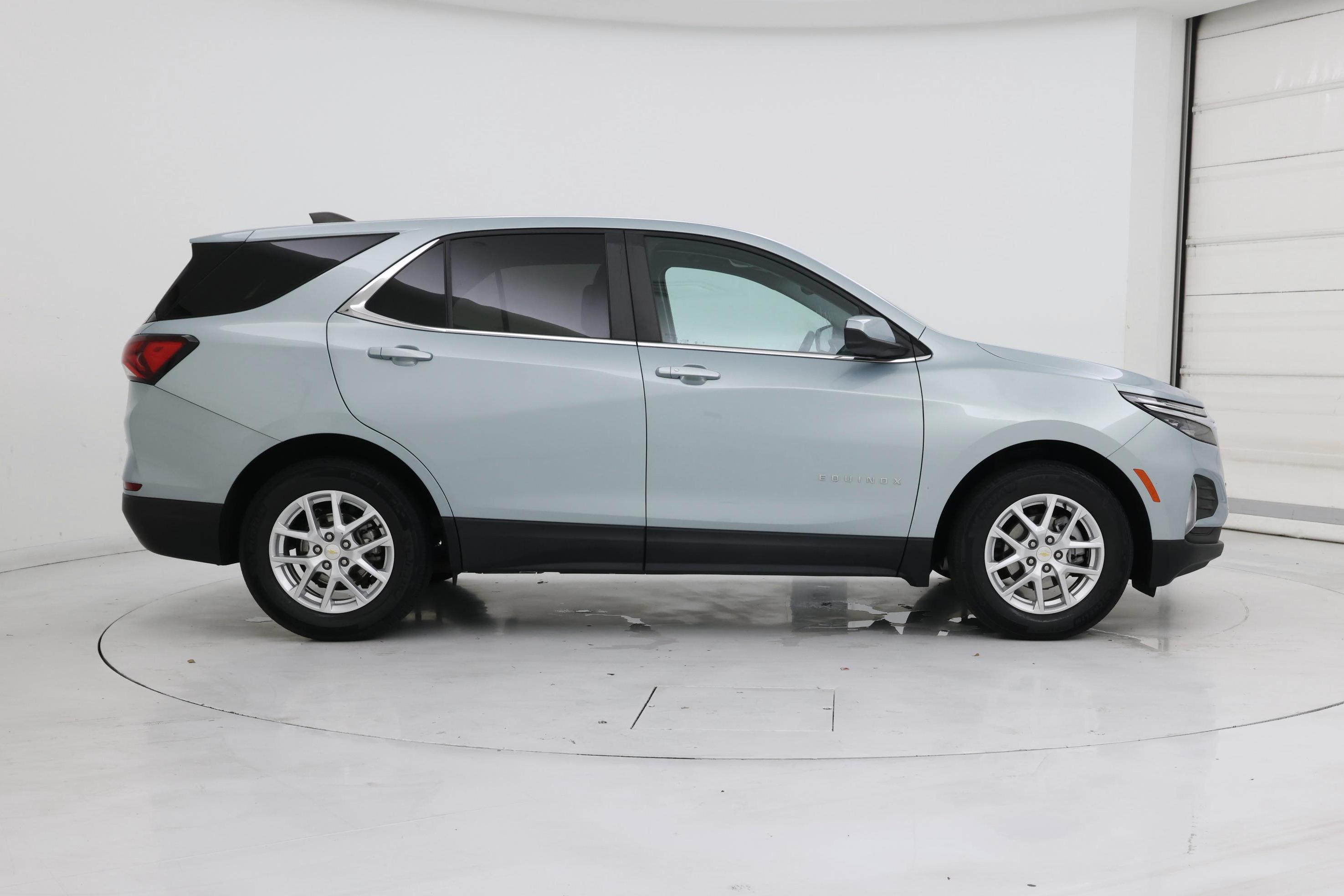 Thumbnail: 2022 Chevrolet Equinox - 7