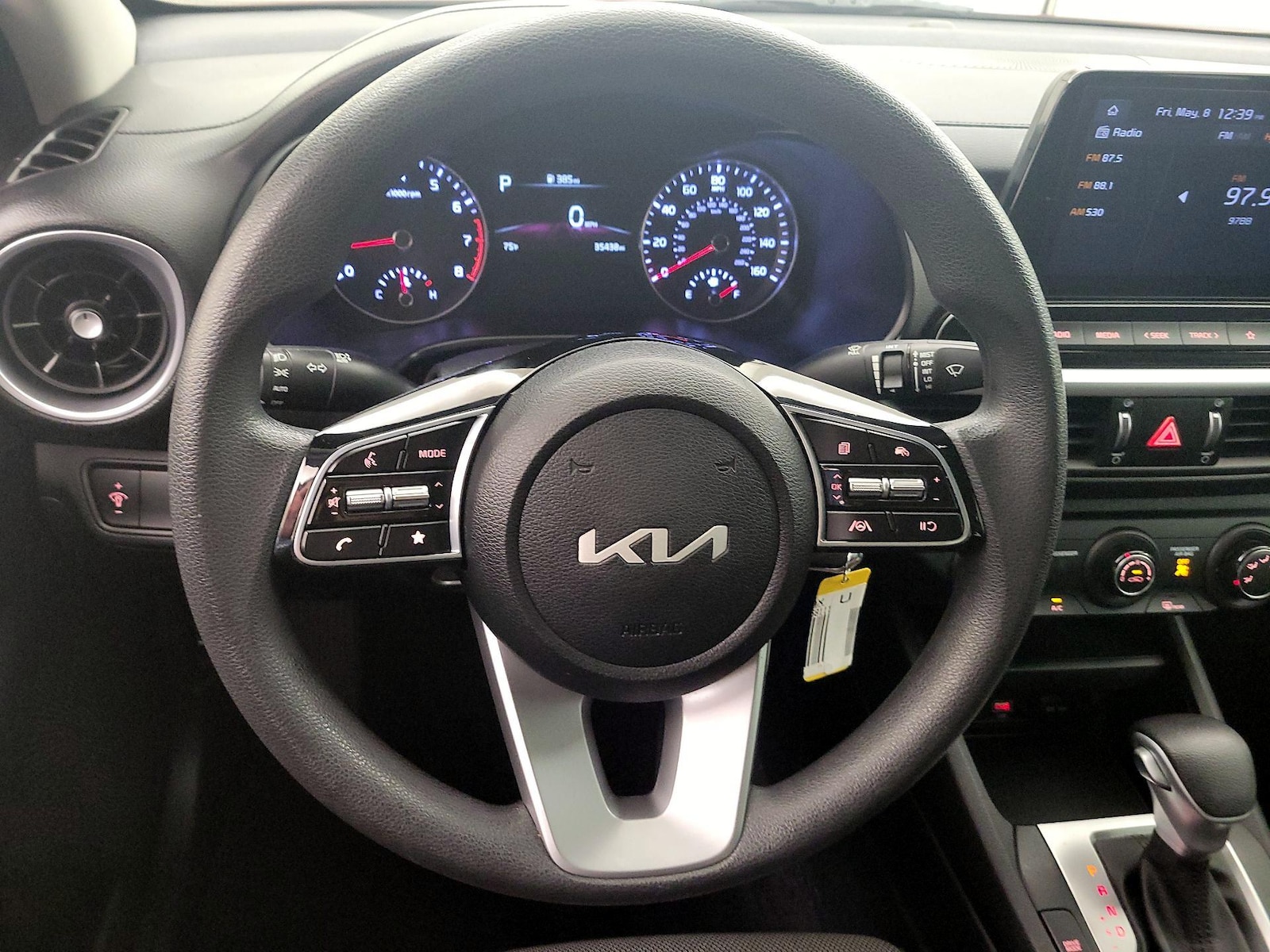 2023 Kia Forte LXS - Photo 11