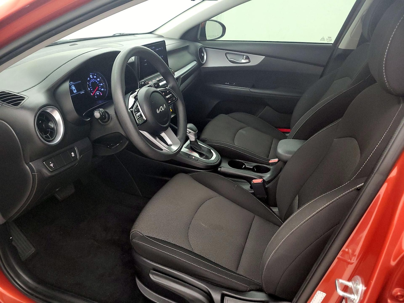 2023 Kia Forte LXS - Photo 12