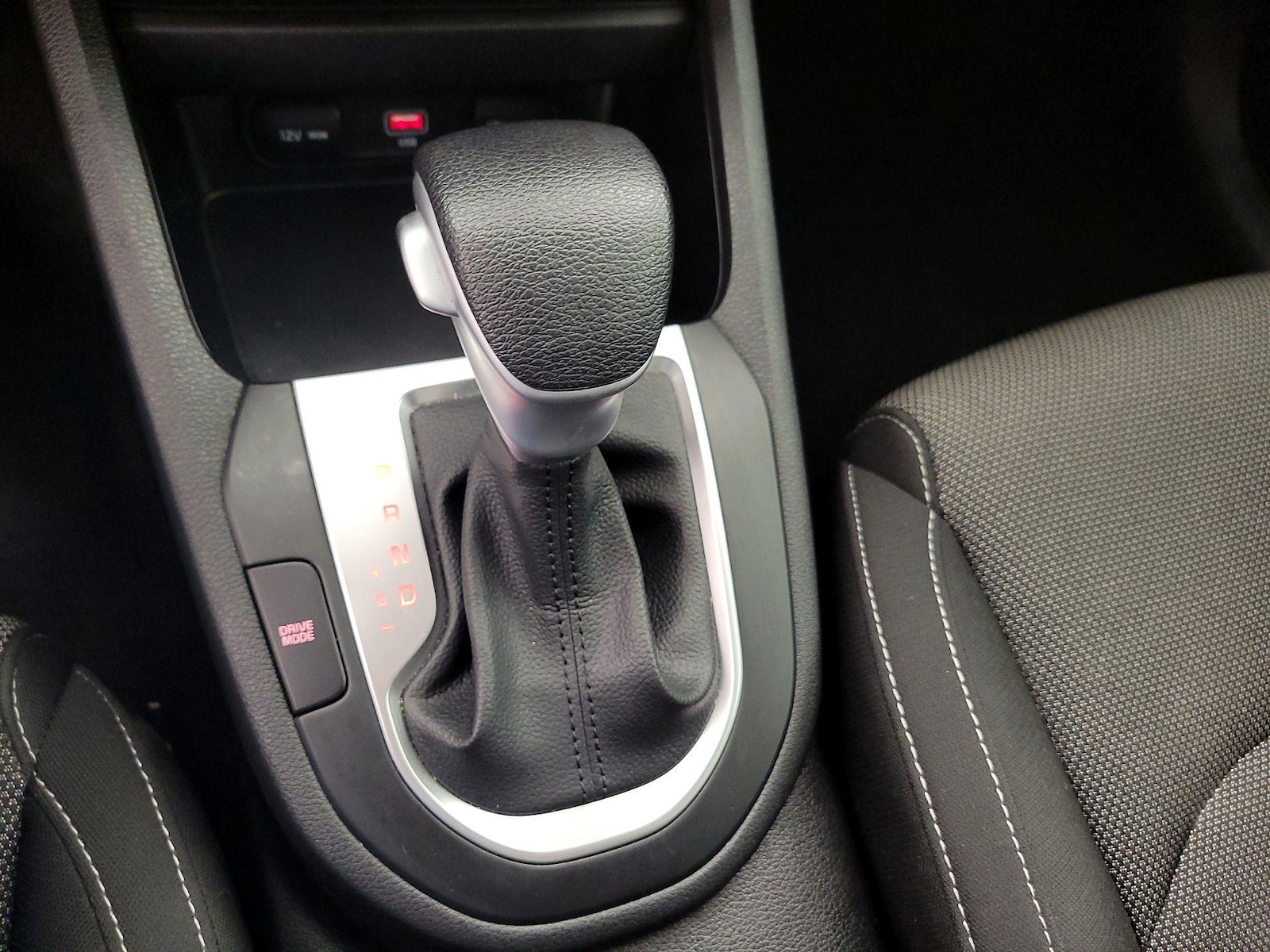 2023 Kia Forte LXS - Photo 18