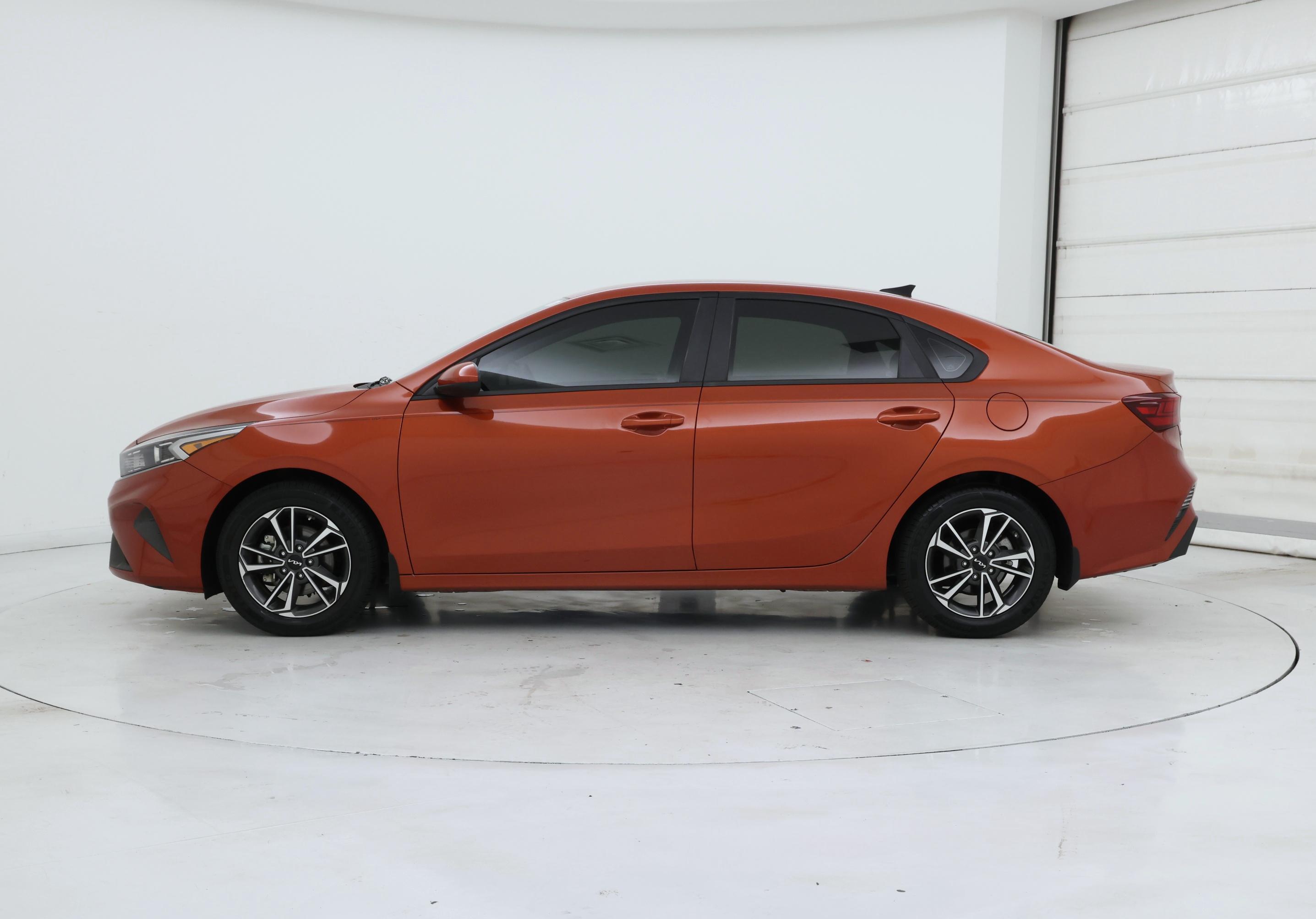 Thumbnail: 2023 Kia Forte - 3