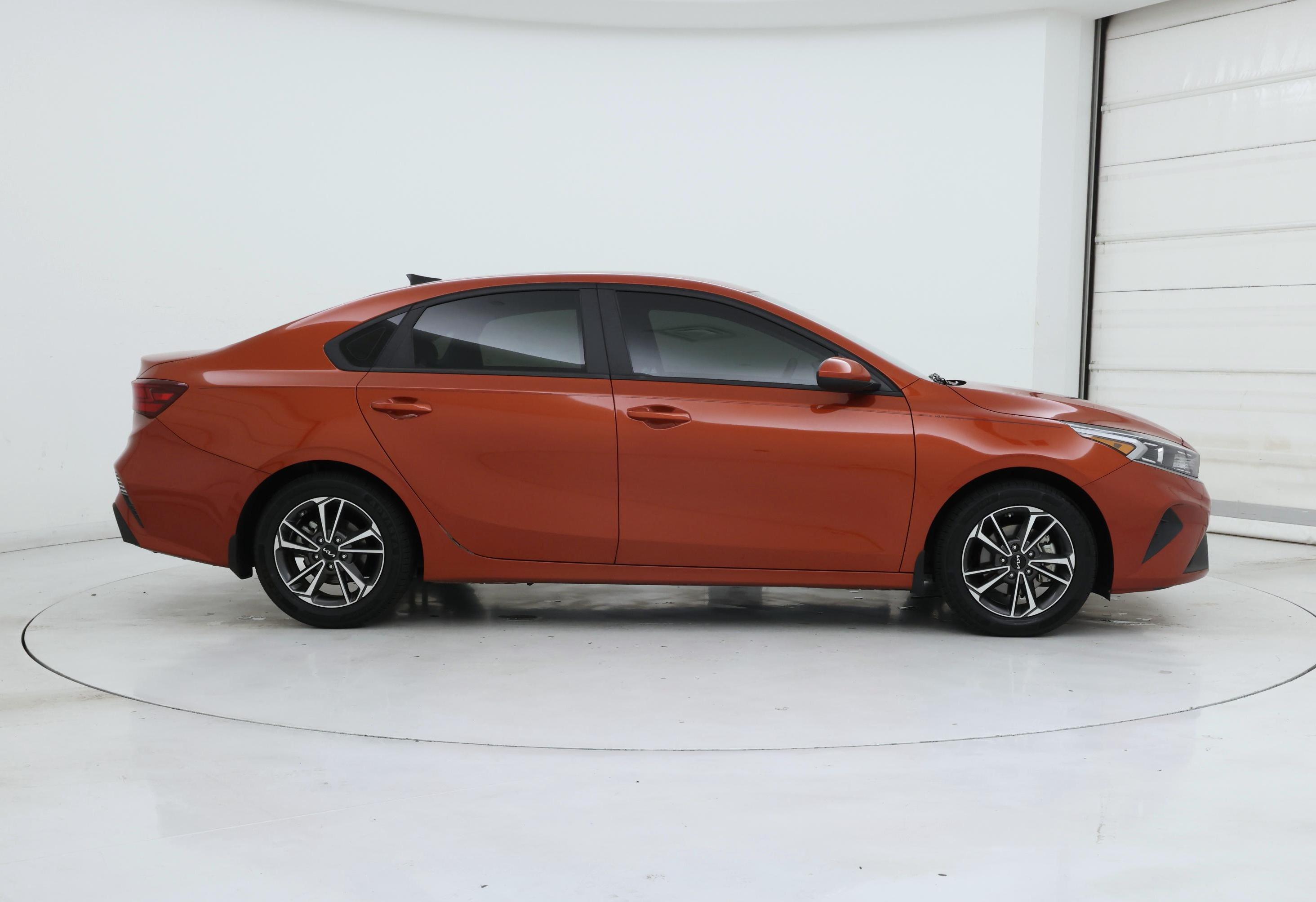 Thumbnail: 2023 Kia Forte - 7