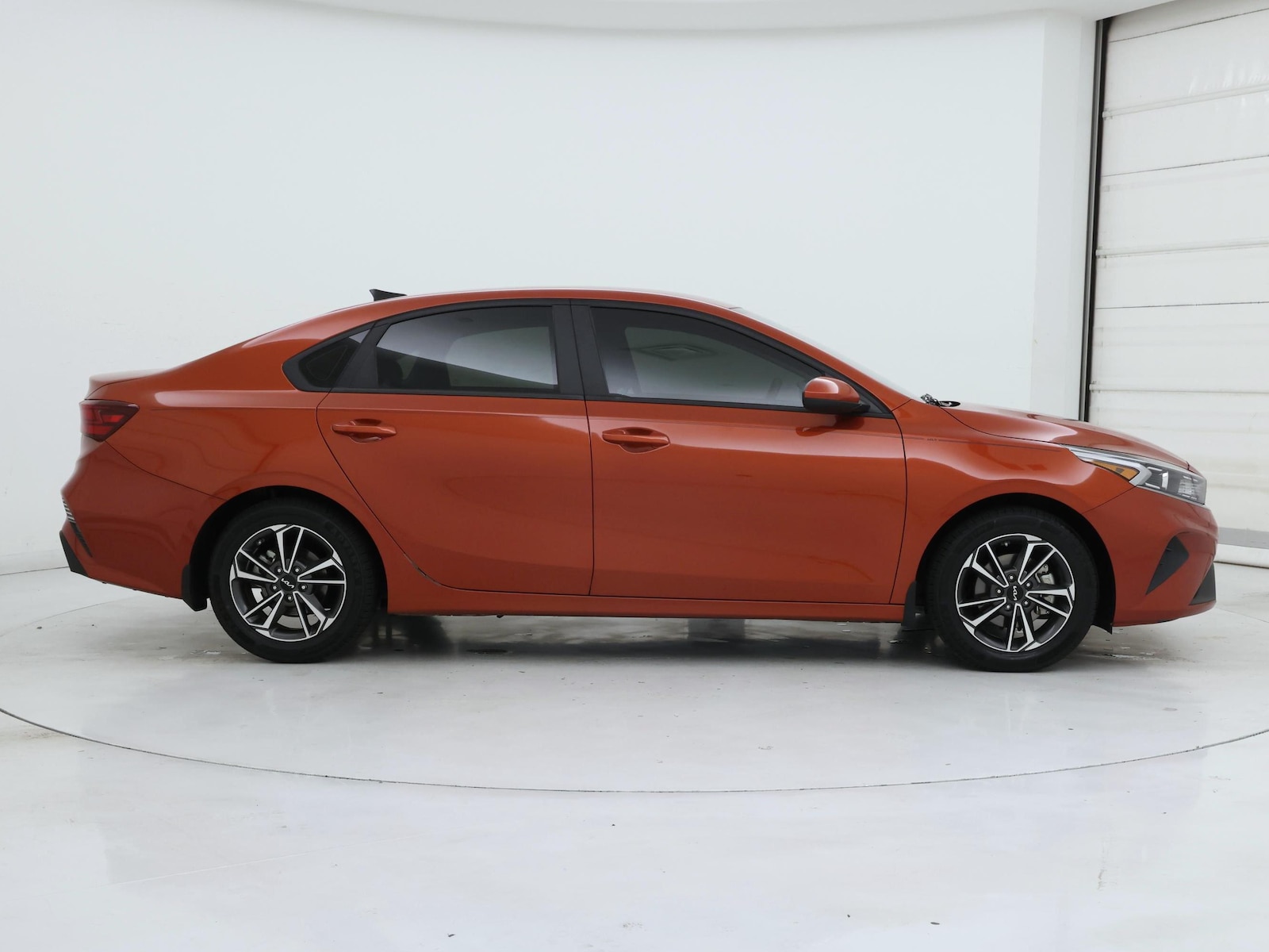 2023 Kia Forte LXS - Photo 8