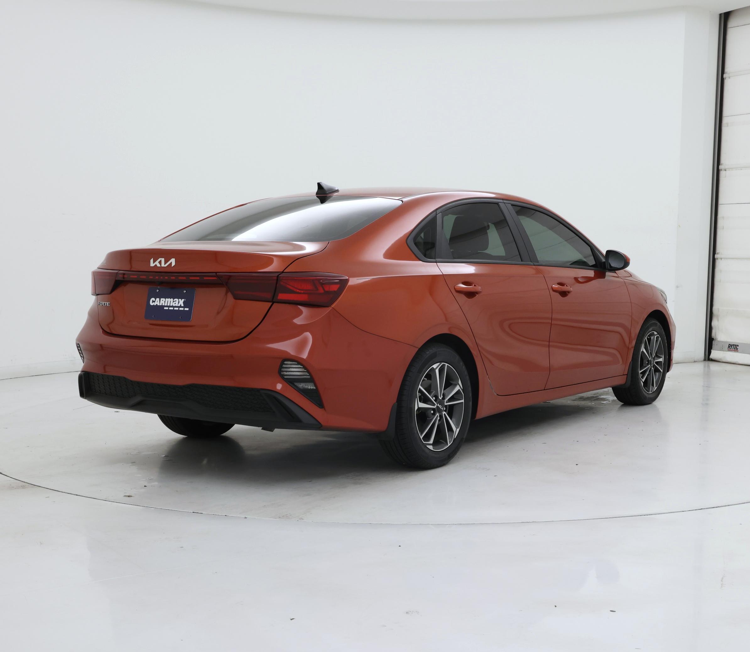 Thumbnail: 2023 Kia Forte - 8