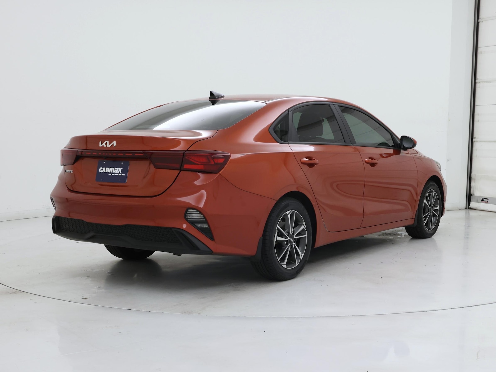 2023 Kia Forte LXS - Photo 9